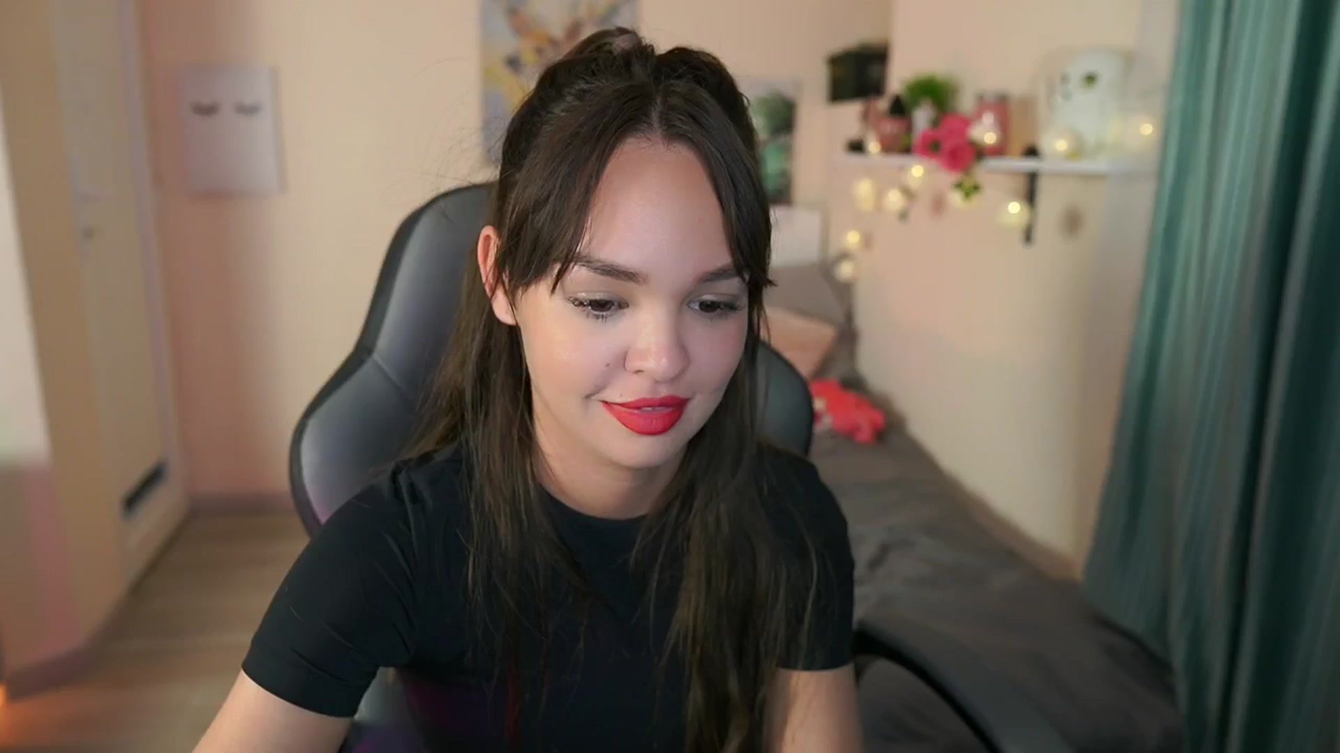 Gallery image thumbnail from Jesse__Jane__'s myfreecams stream on, 05/16/2024, 23:07 image 14 of 20