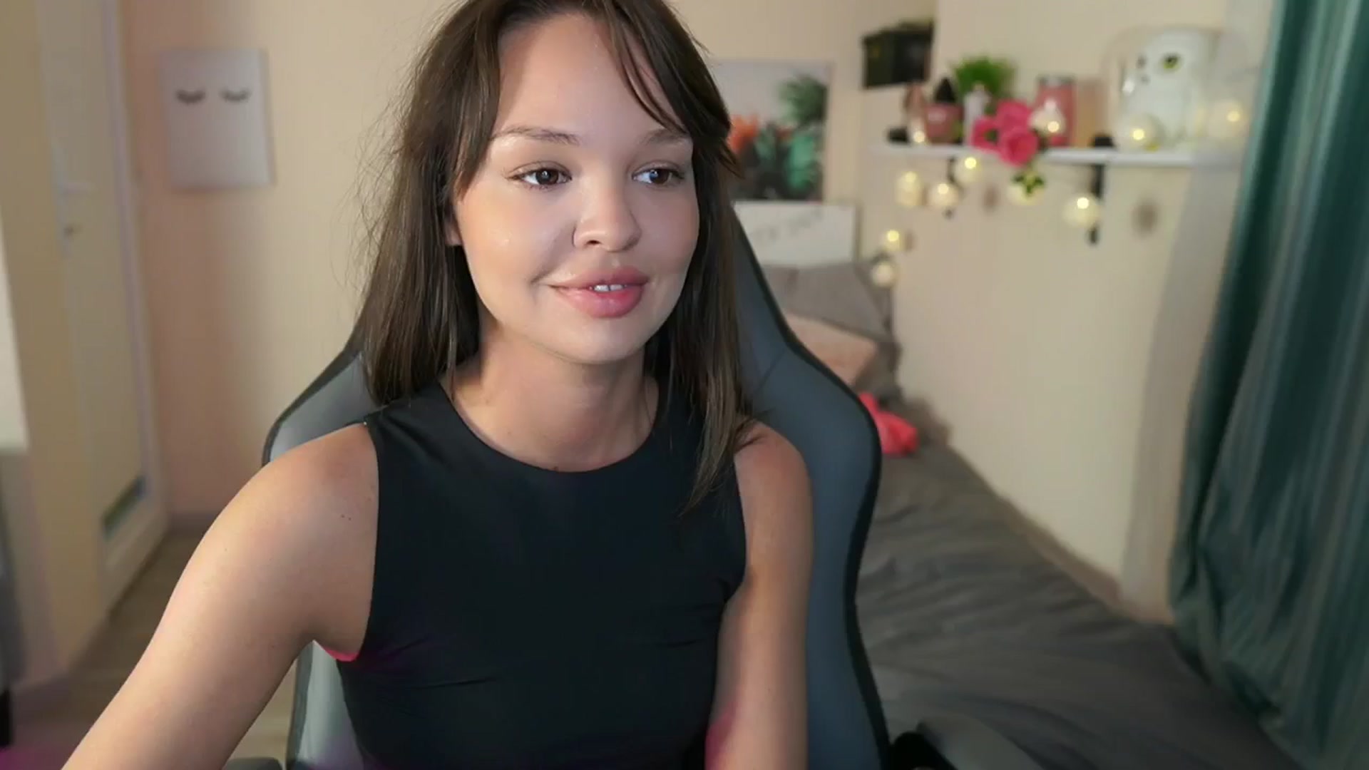 Gallery image thumbnail from Jesse__Jane__'s myfreecams stream on, 05/17/2024, 19:26 image 17 of 20