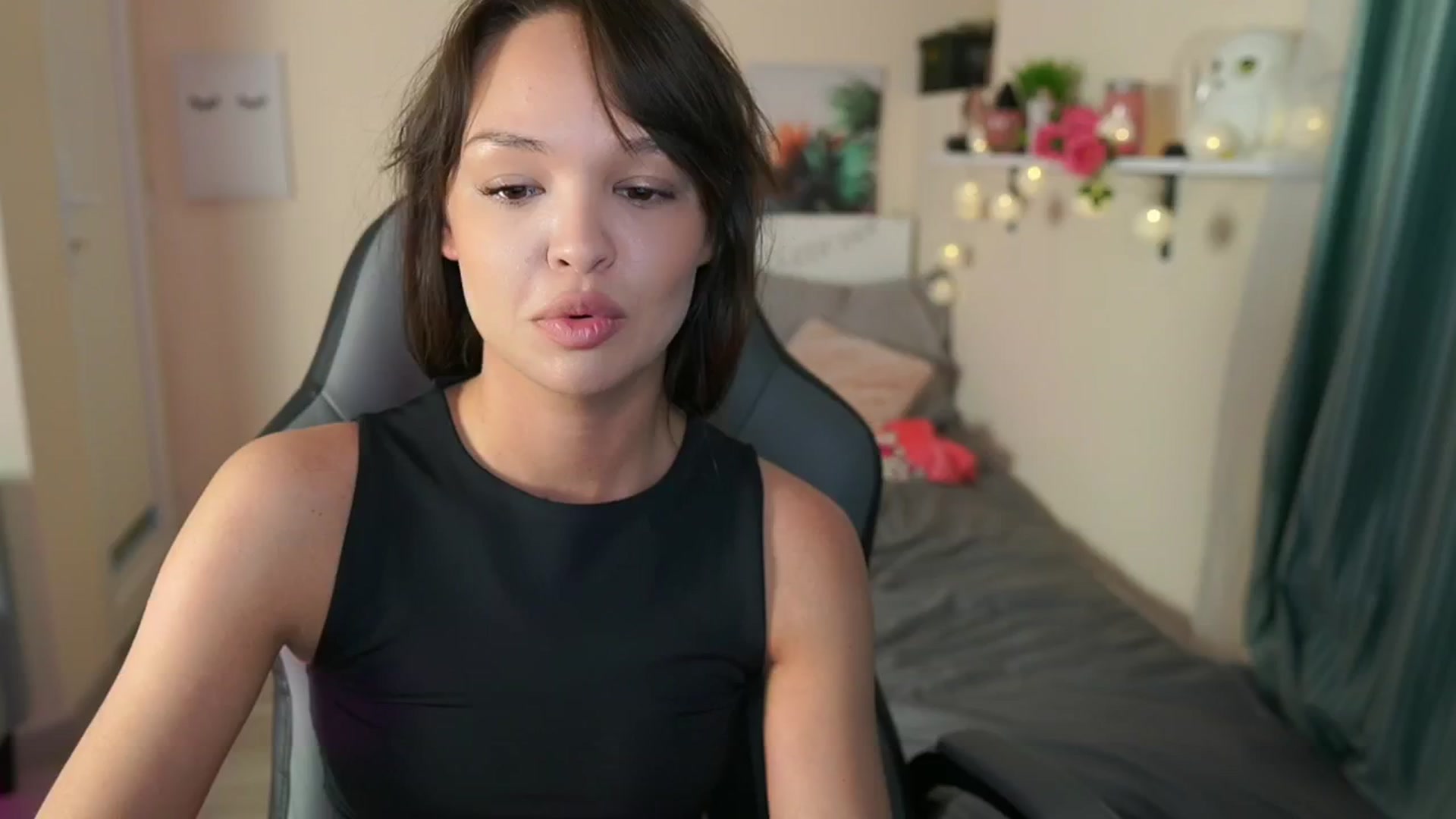 Gallery image thumbnail from Jesse__Jane__'s myfreecams stream on, 05/17/2024, 19:26 image 18 of 20