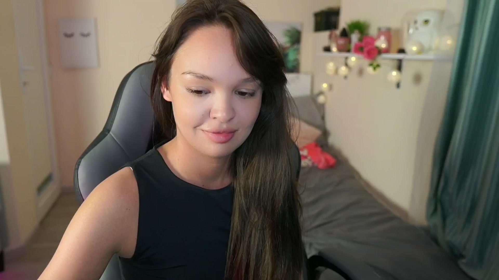 Gallery image thumbnail from Jesse__Jane__'s myfreecams stream on, 05/17/2024, 22:53 image 7 of 20