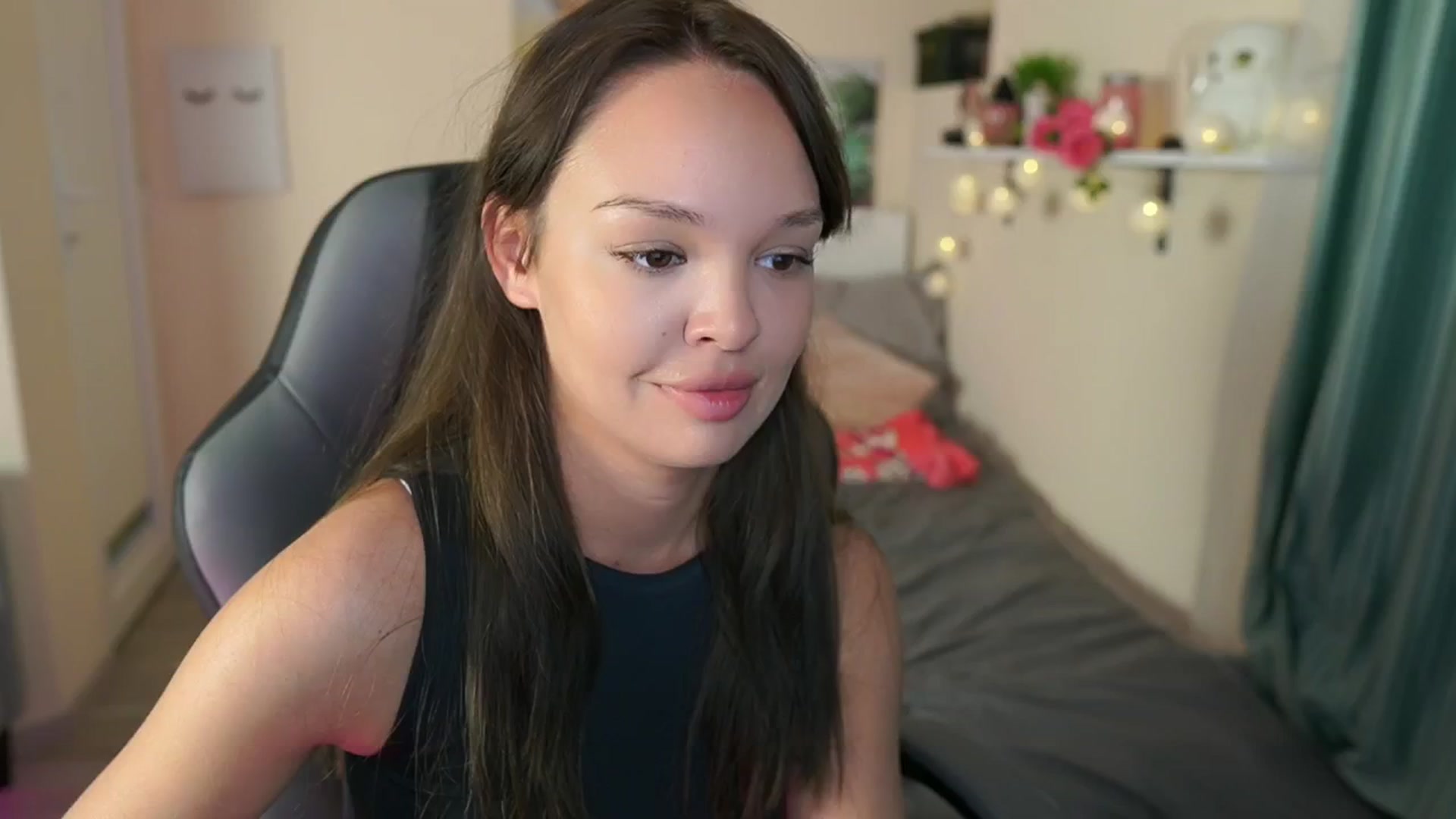 Gallery image thumbnail from Jesse__Jane__'s myfreecams stream on, 05/17/2024, 22:53 image 9 of 20