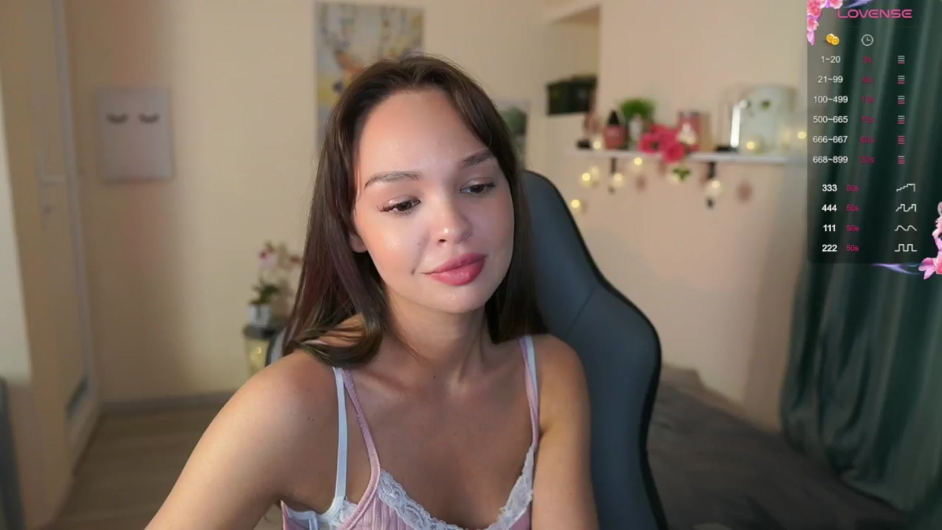 Gallery image thumbnail from Jesse__Jane__'s myfreecams stream on, 05/19/2024, 21:12 image 6 of 20