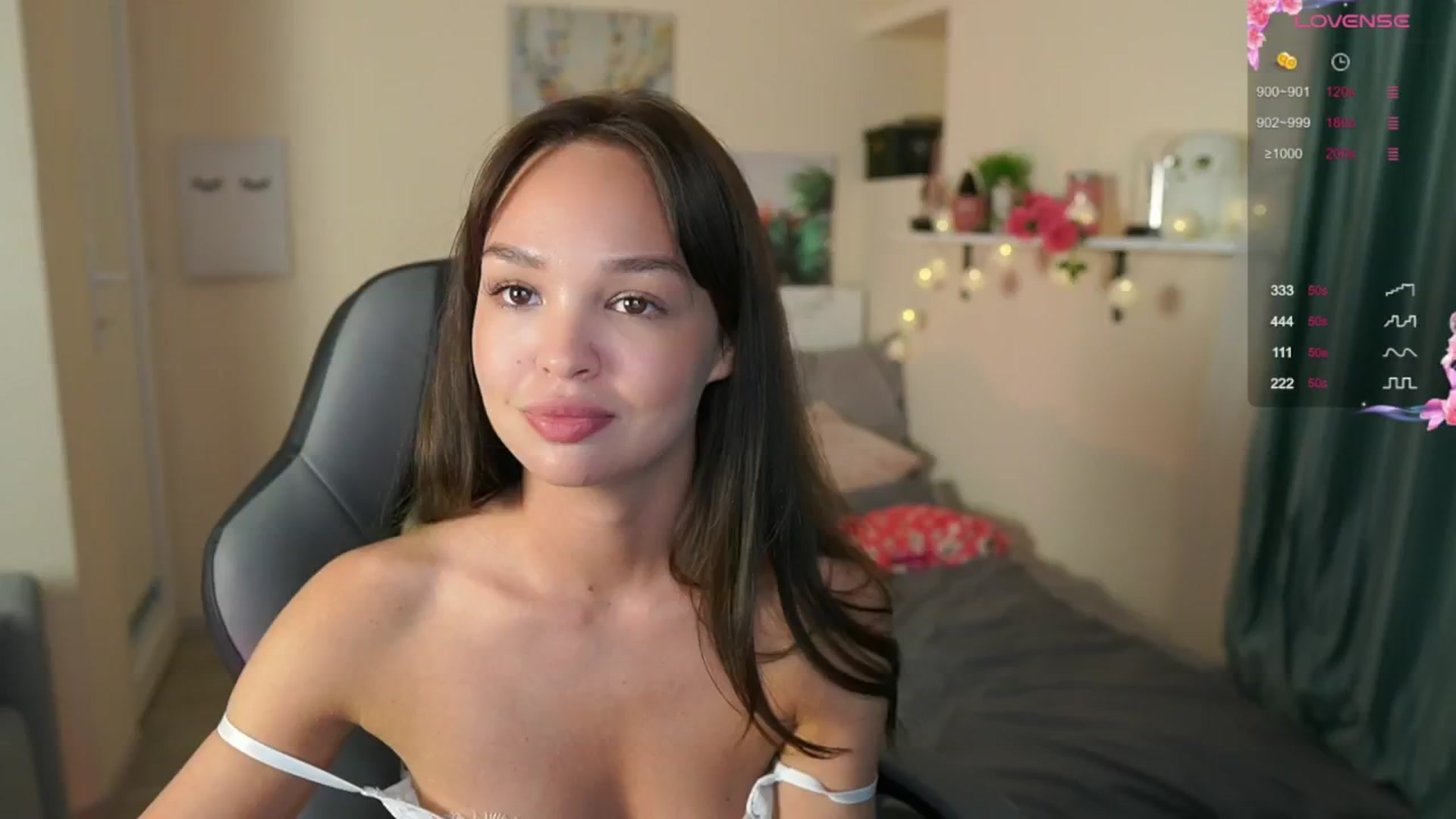 Gallery image thumbnail from Jesse__Jane__'s myfreecams stream on, 05/19/2024, 23:39 image 7 of 20