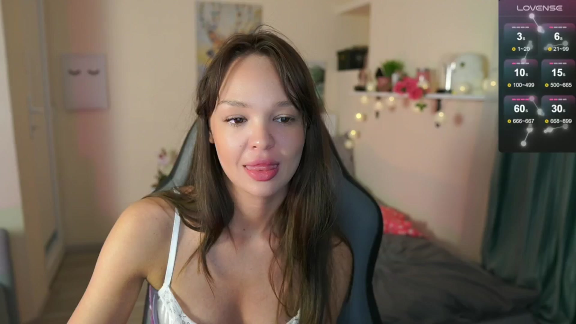 Gallery image thumbnail from Jesse__Jane__'s myfreecams stream on, 05/22/2024, 10:11 image 18 of 20