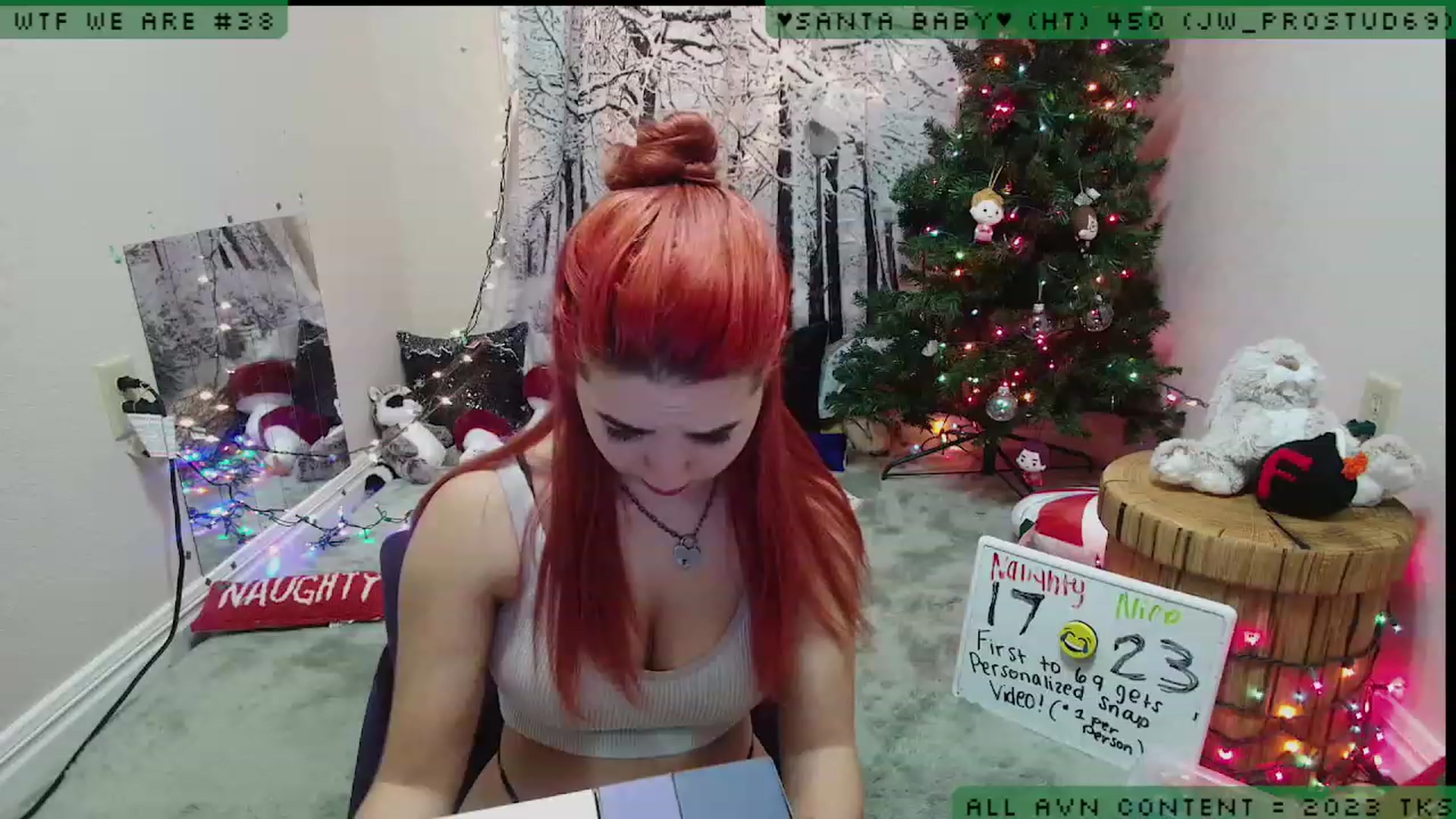 Gallery image thumbnail from JessiClaus's myfreecams stream on, 12/21/2022, 05:35 image 1 of 20