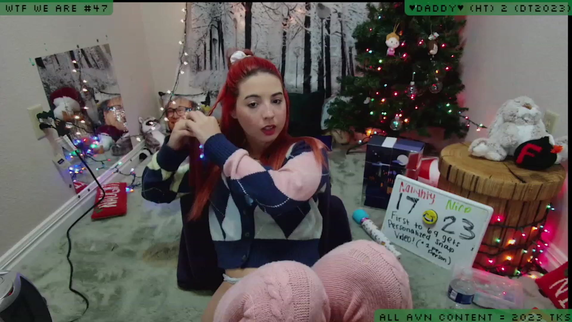 Gallery image thumbnail from JessiClaus's myfreecams stream on, 12/28/2022, 05:56 image 6 of 20