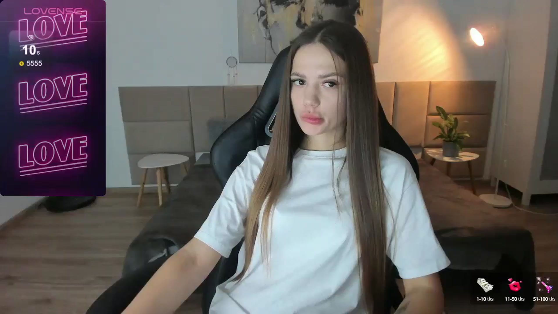 Gallery image thumbnail from JessicaB's myfreecams stream on, 10/21/2024, 24:00 image 16 of 20