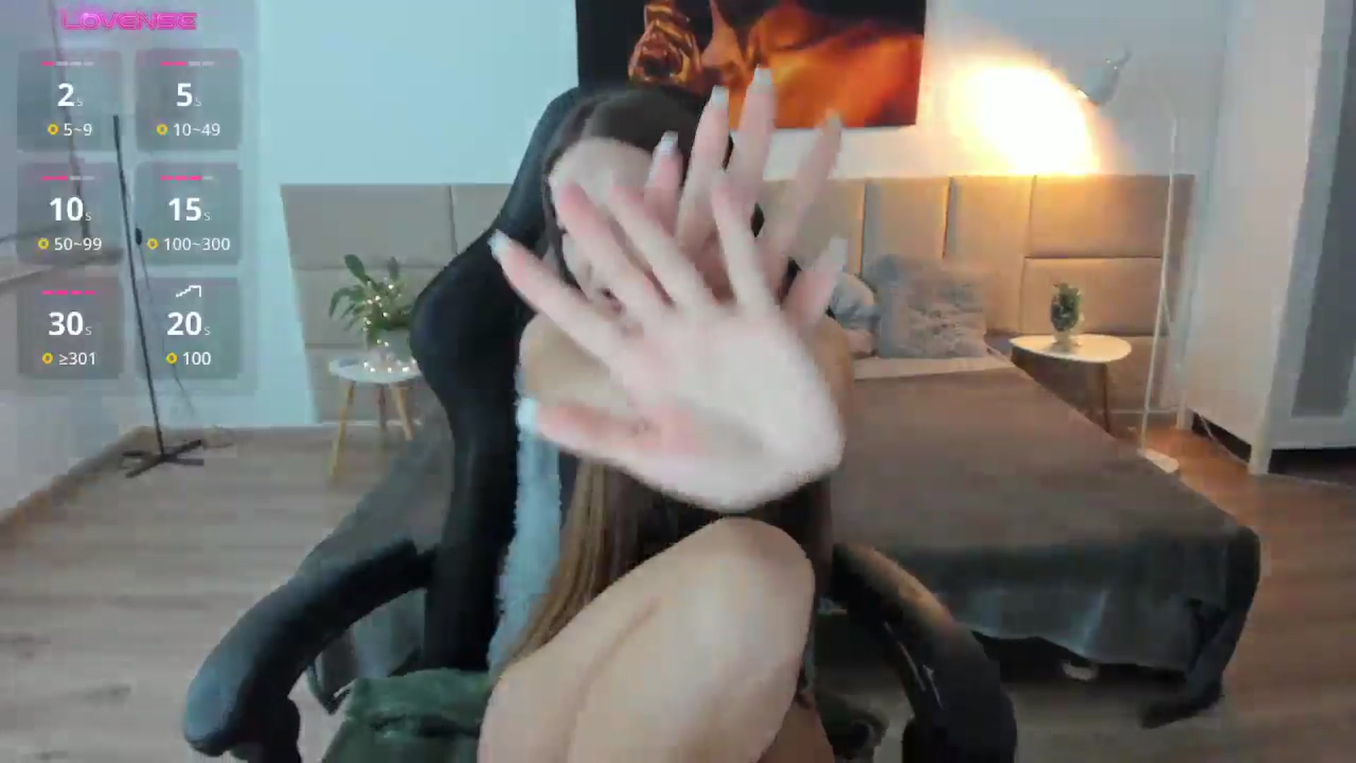 Gallery image thumbnail from JessicaB's myfreecams stream on, 12/17/2024, 24:43 image 8 of 20