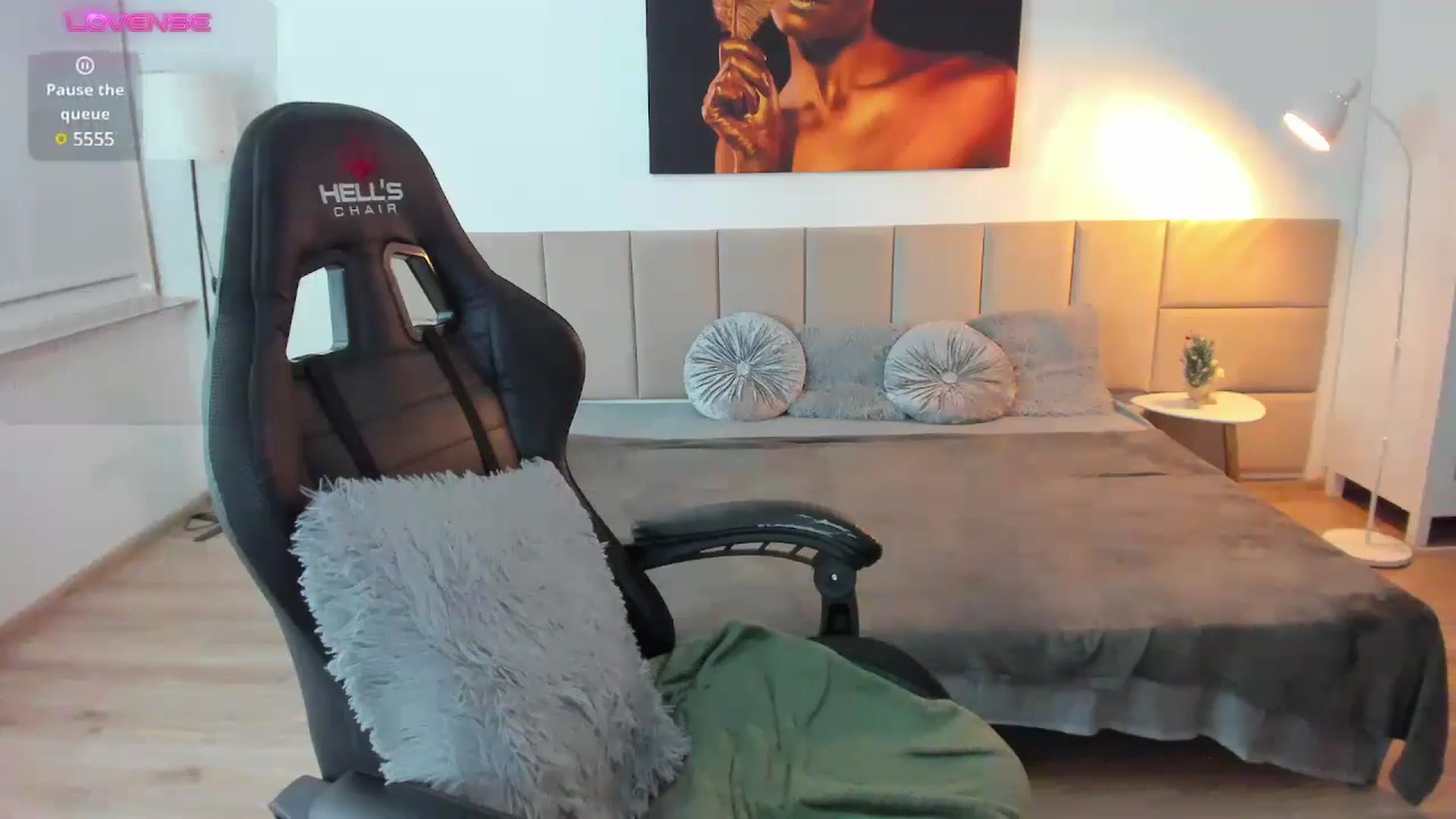 Gallery image thumbnail from JessicaB's myfreecams stream on, 12/20/2024, 04:09 image 17 of 20