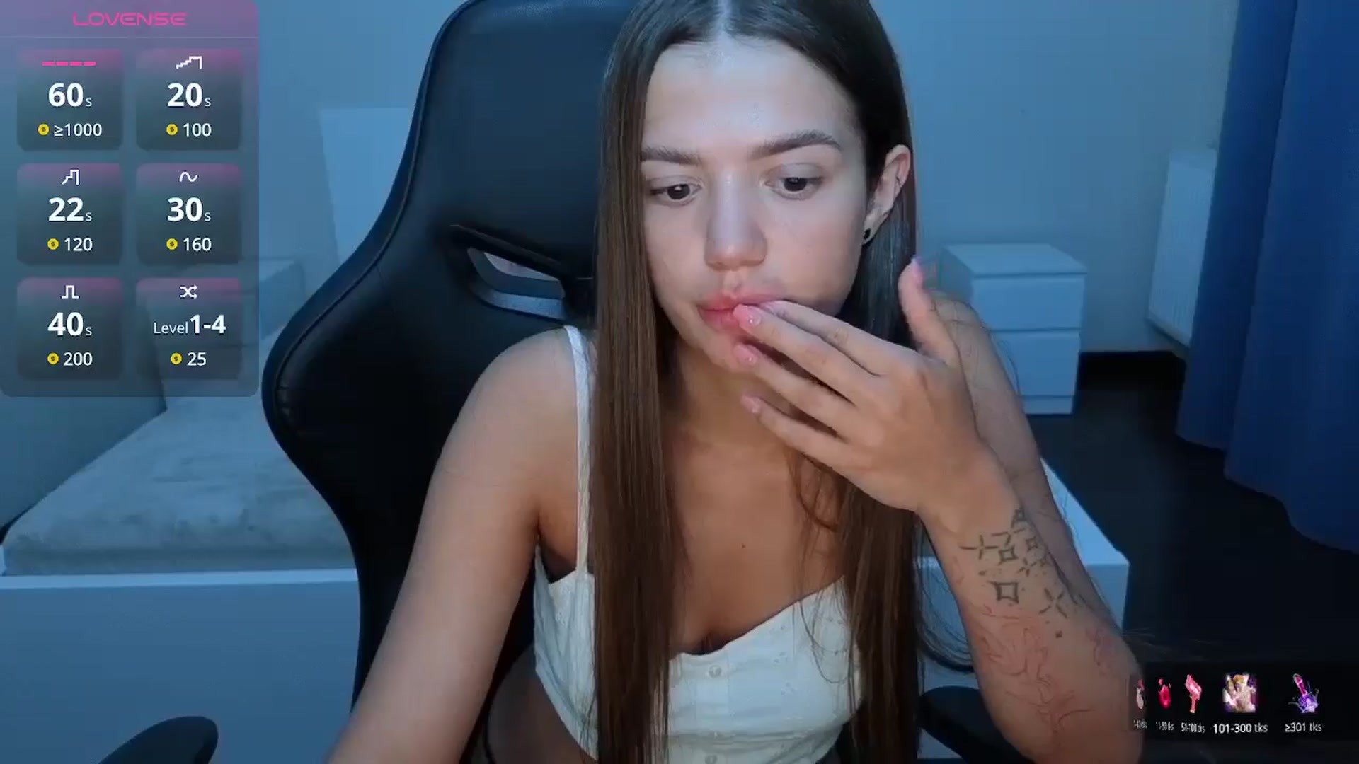 Gallery image thumbnail from JessicaB's myfreecams stream on, 08/05/2025, 19:01 image 2 of 20