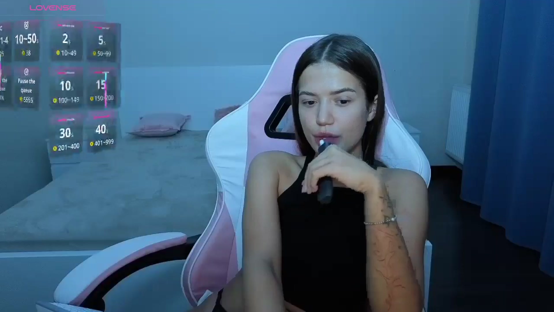 Gallery image thumbnail from JessicaB's myfreecams stream on, 10/15/2025, 19:29 image 19 of 20