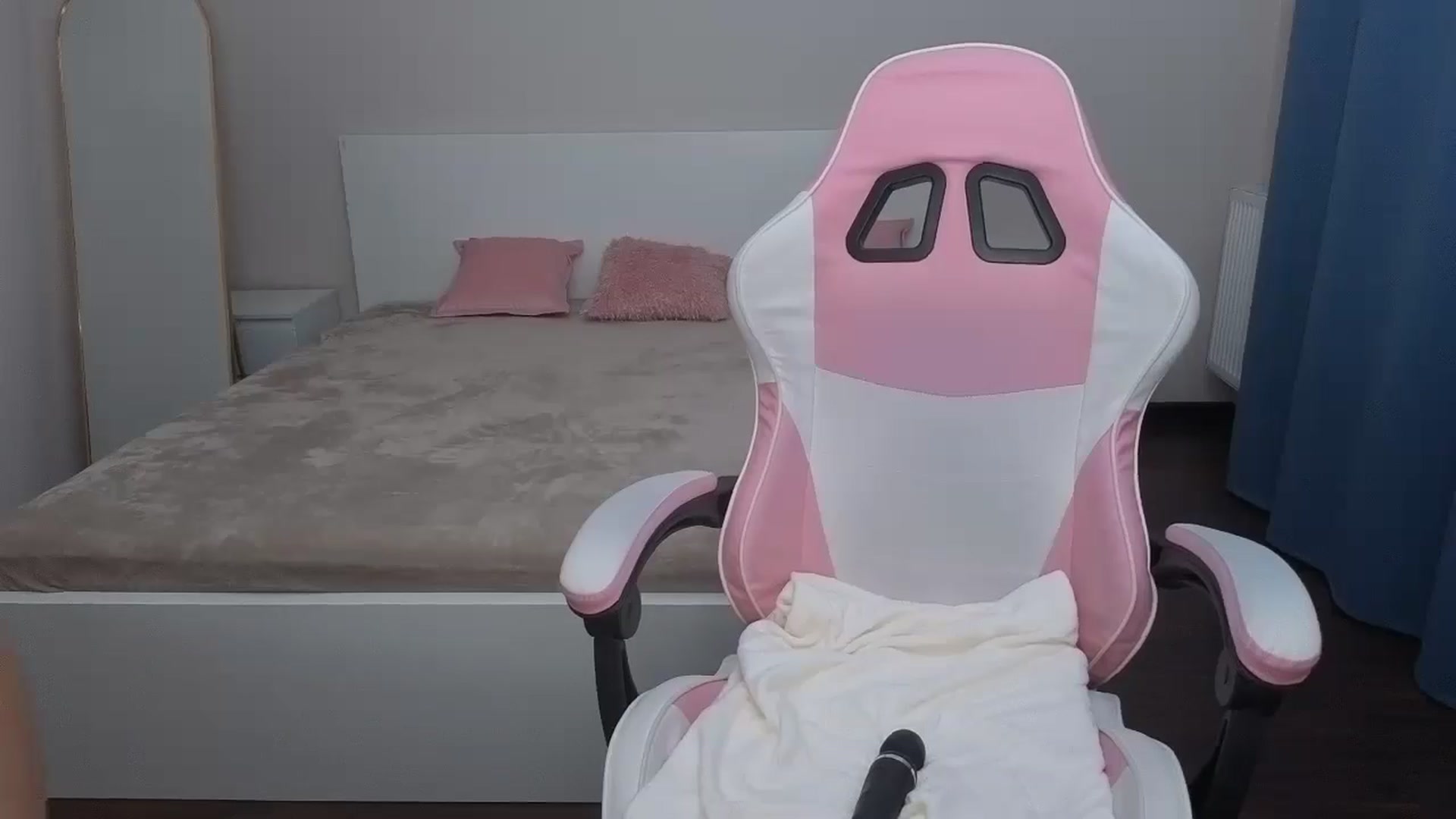 Gallery image thumbnail from JessicaB's myfreecams stream on, 02/26/2026, 18:03 image 14 of 20