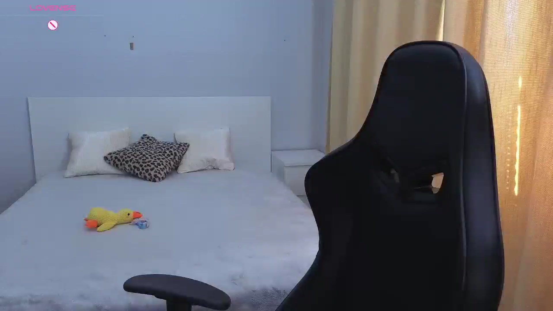 Gallery image thumbnail from JessicaB's myfreecams stream on, 03/21/2026, 16:01 image 8 of 20