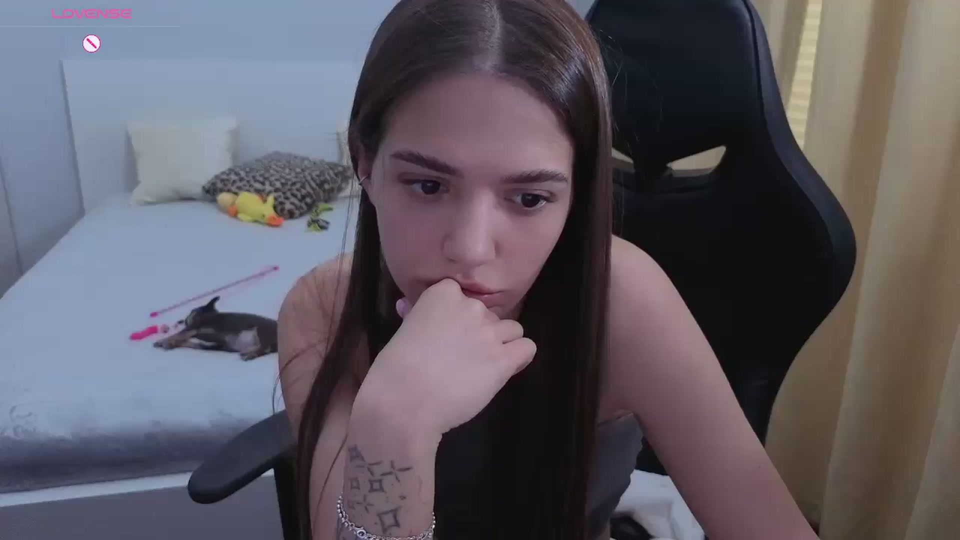 Gallery image thumbnail from JessicaB's myfreecams stream on, 04/01/2026, 14:04 image 10 of 20