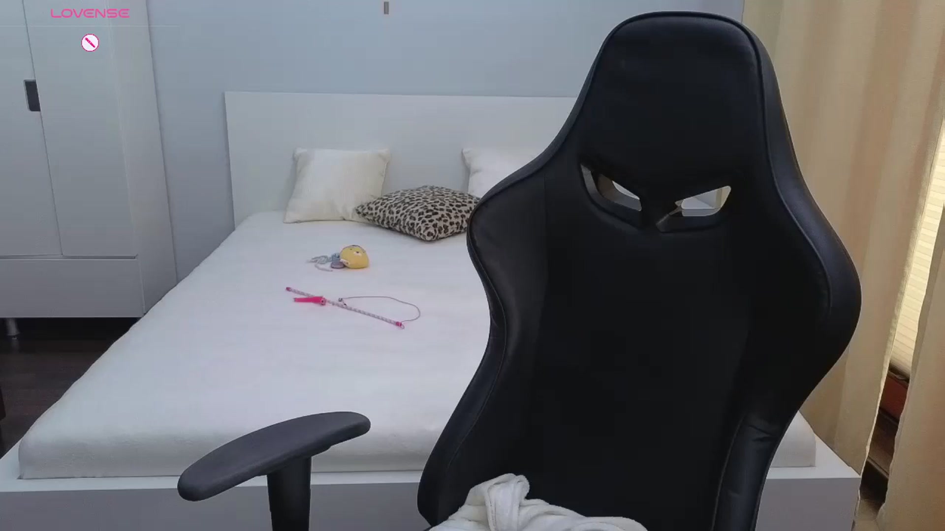 Gallery image thumbnail from JessicaB's myfreecams stream on, 04/02/2026, 12:46 image 2 of 20