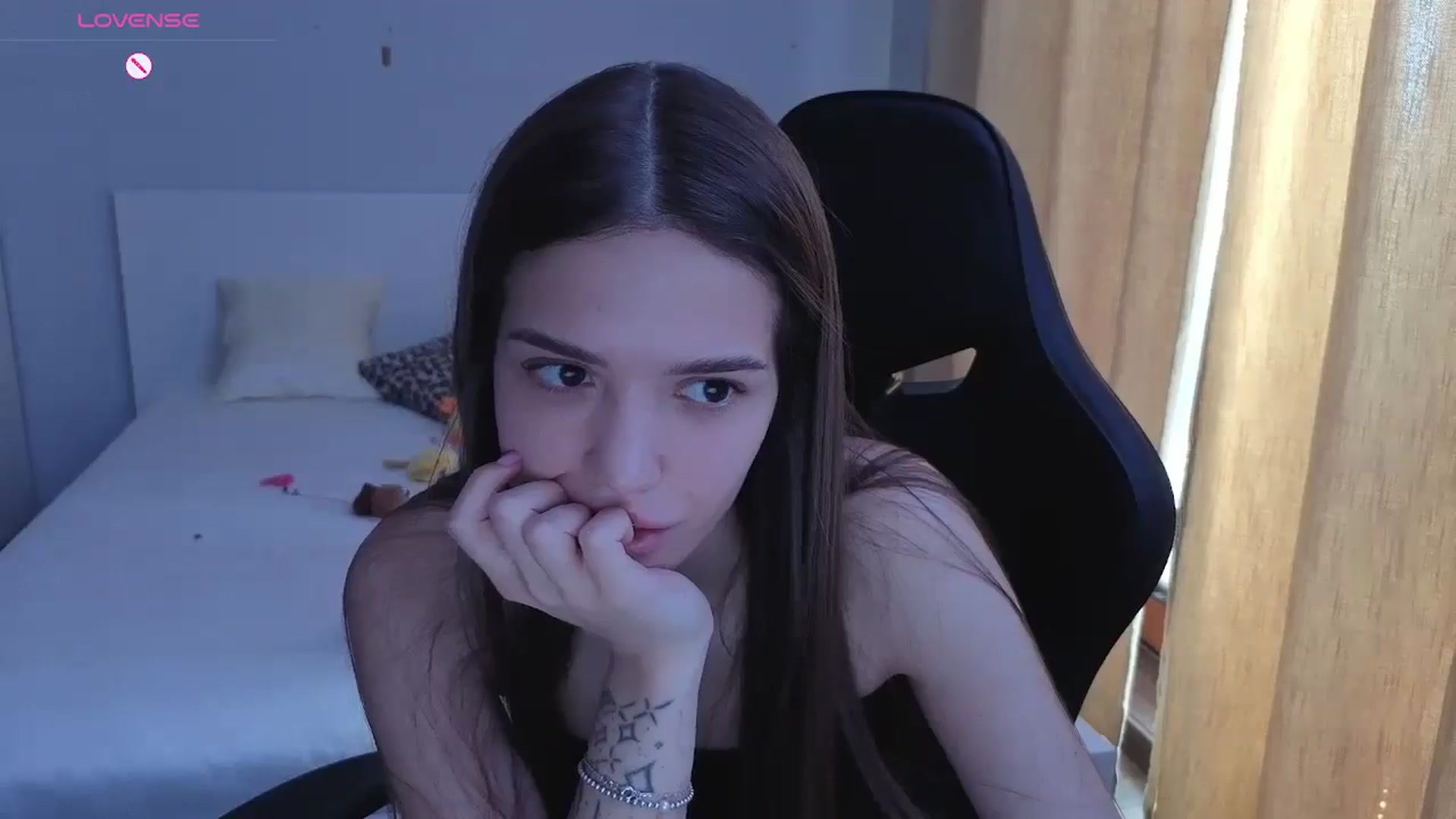 Gallery image thumbnail from JessicaB's myfreecams stream on, 04/06/2026, 12:24 image 4 of 20