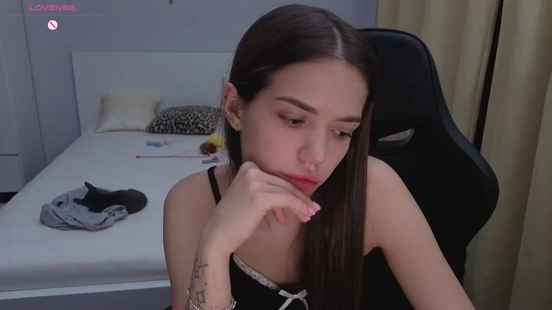 Gallery image thumbnail from JessicaB's myfreecams stream on, 04/09/2026, 18:21 image 4 of 20
