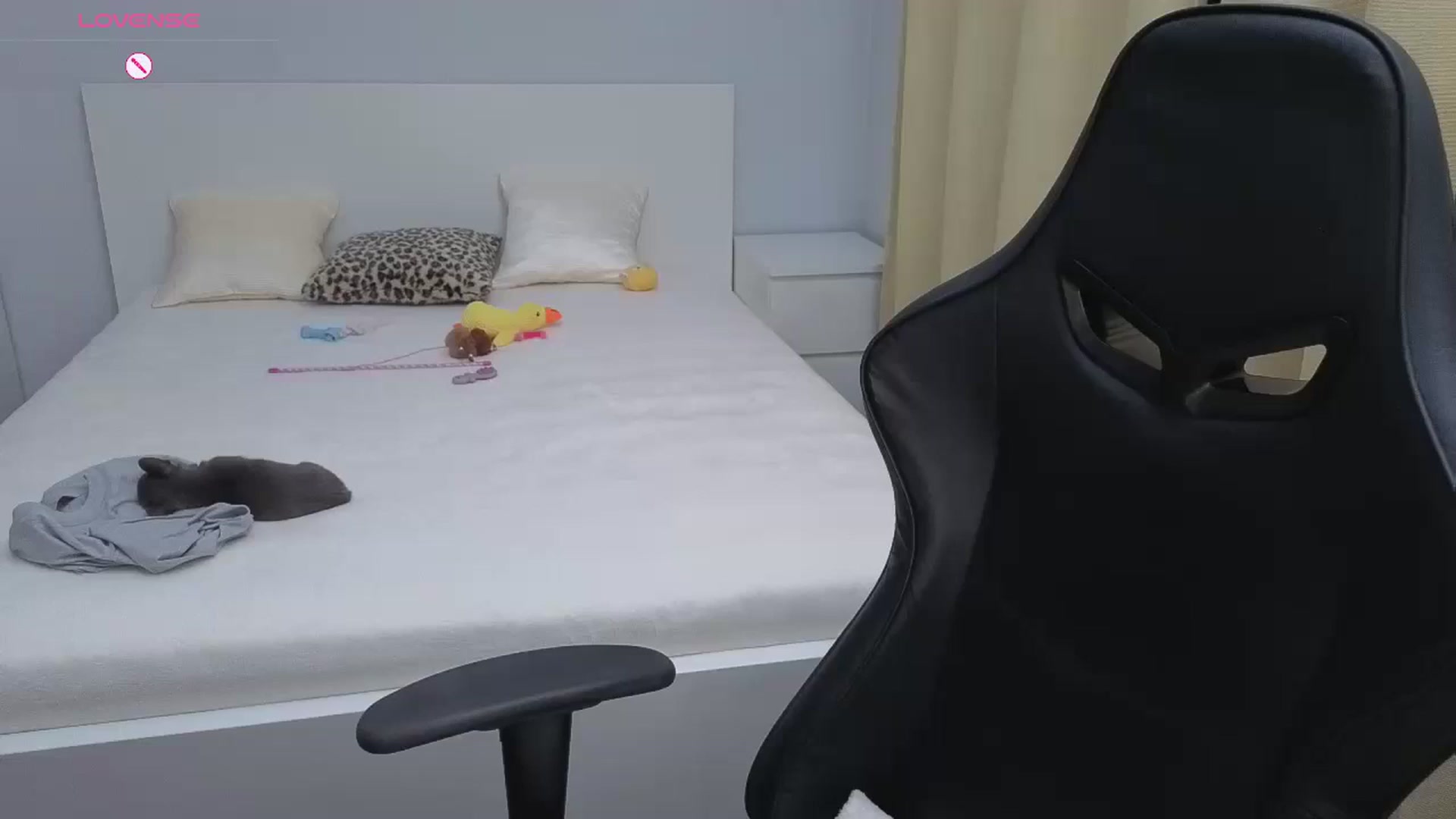 Gallery image thumbnail from JessicaB's myfreecams stream on, 04/09/2026, 19:20 image 2 of 20