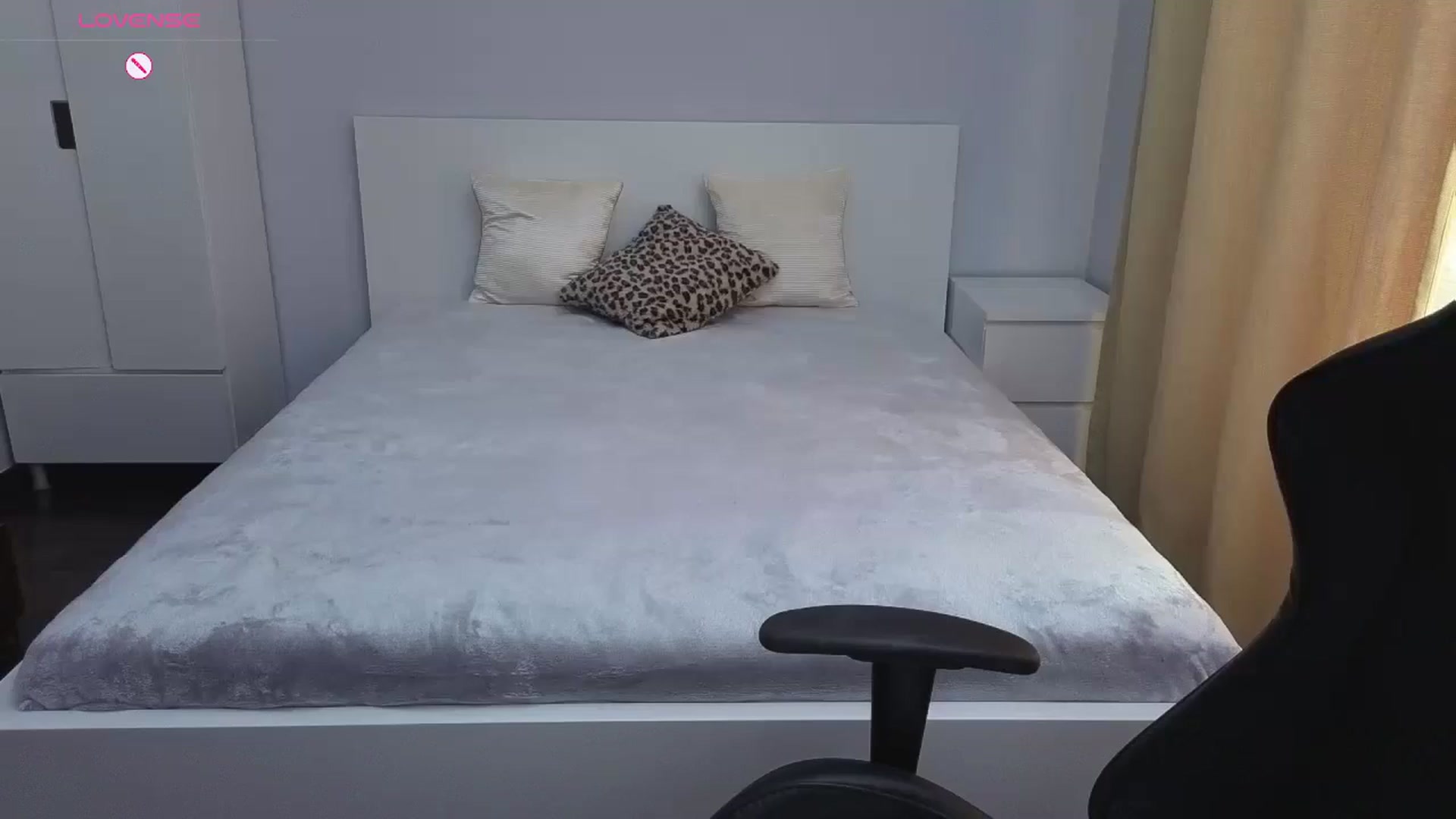 Gallery image thumbnail from JessicaB's myfreecams stream on, 04/17/2026, 14:30 image 19 of 20