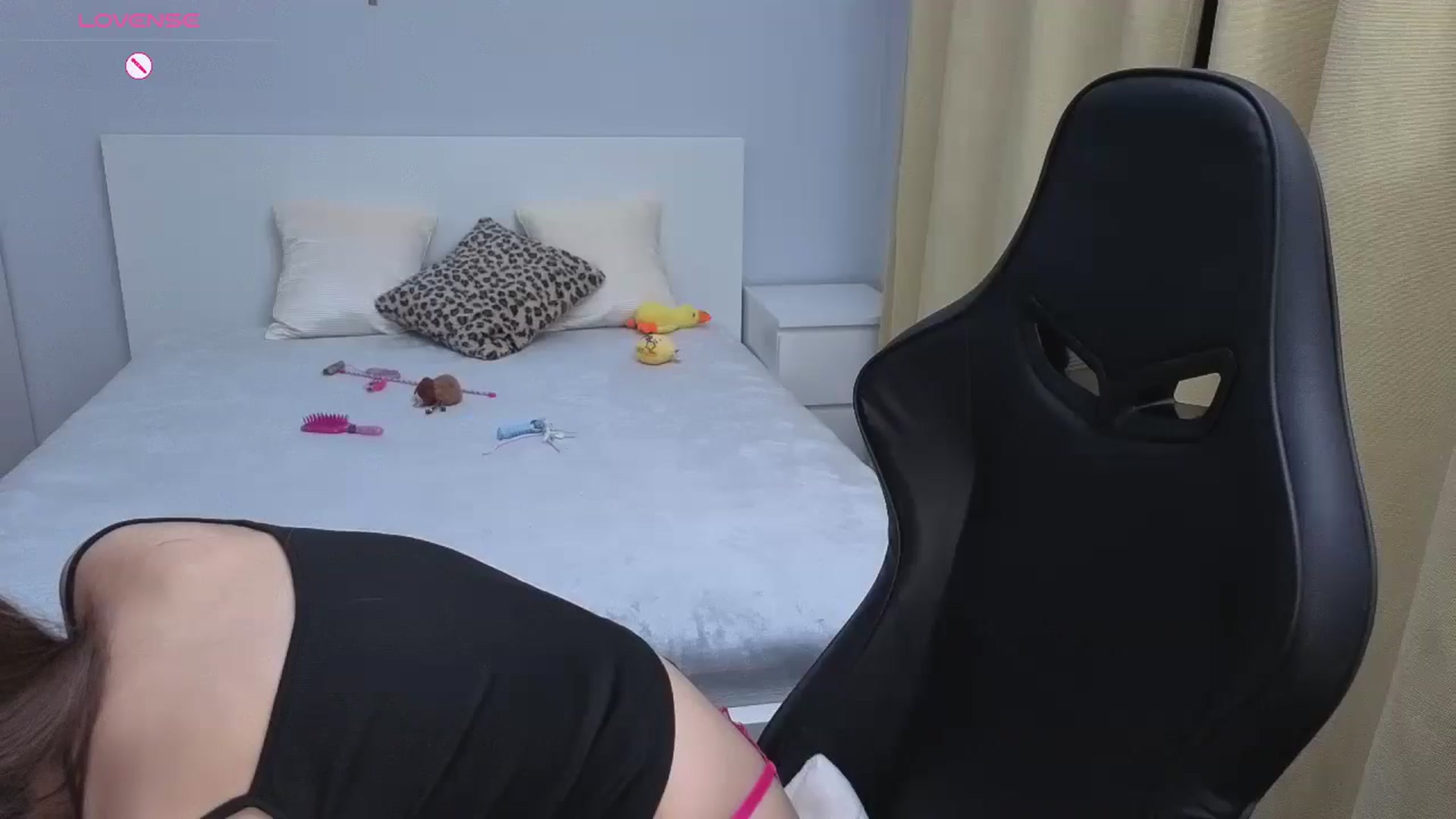 Gallery image thumbnail from JessicaB's myfreecams stream on, 04/20/2026, 19:34 image 17 of 20