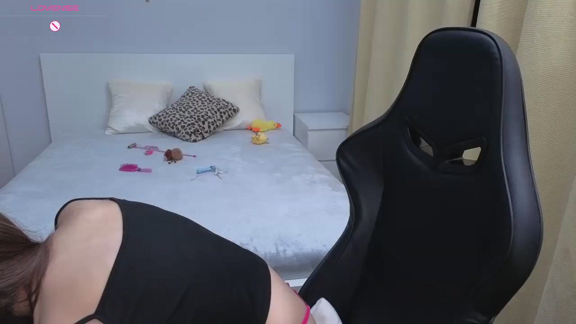 Gallery image thumbnail from JessicaB's myfreecams stream on, 04/20/2026, 19:34 image 18 of 20