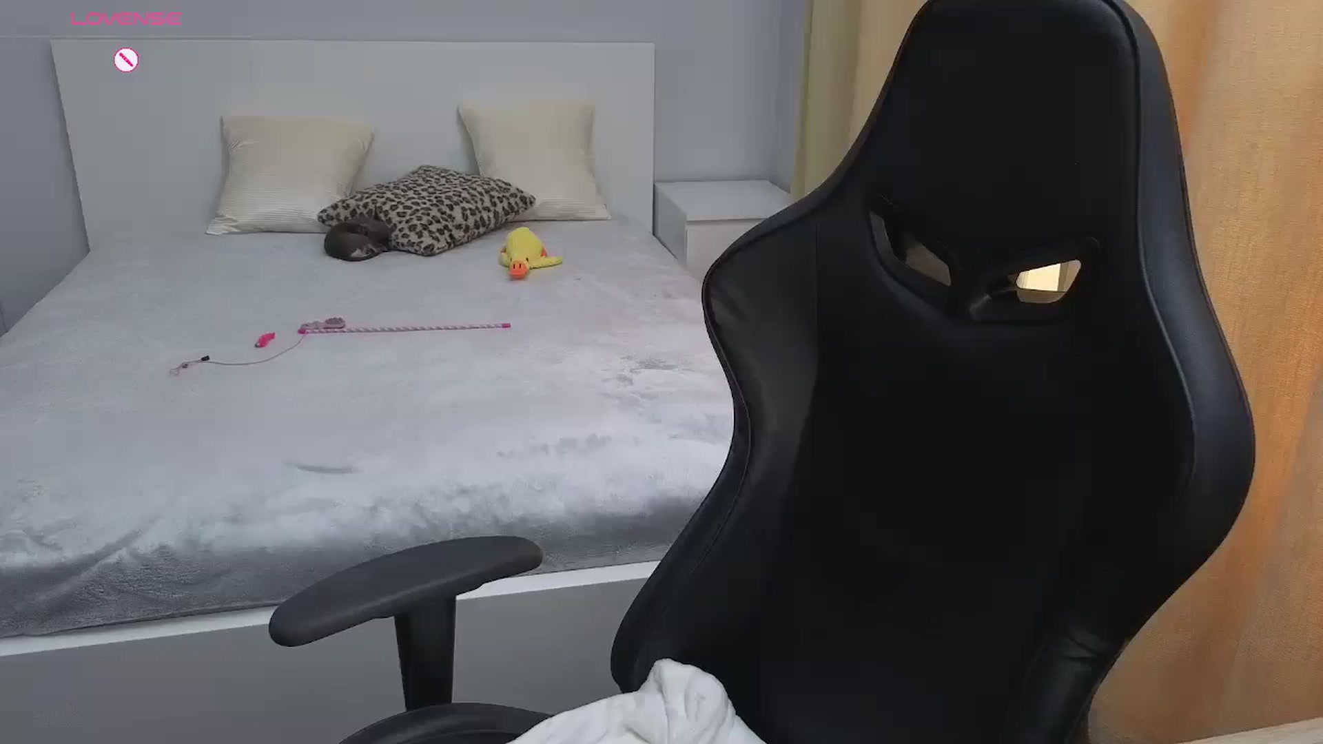 Gallery image thumbnail from JessicaB's myfreecams stream on, 04/21/2026, 15:42 image 5 of 20