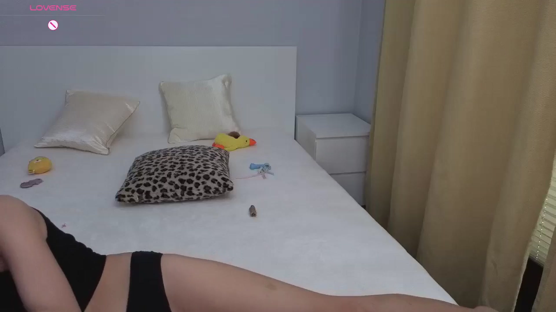 Gallery image thumbnail from JessicaB's myfreecams stream on, 04/27/2026, 16:53 image 18 of 20