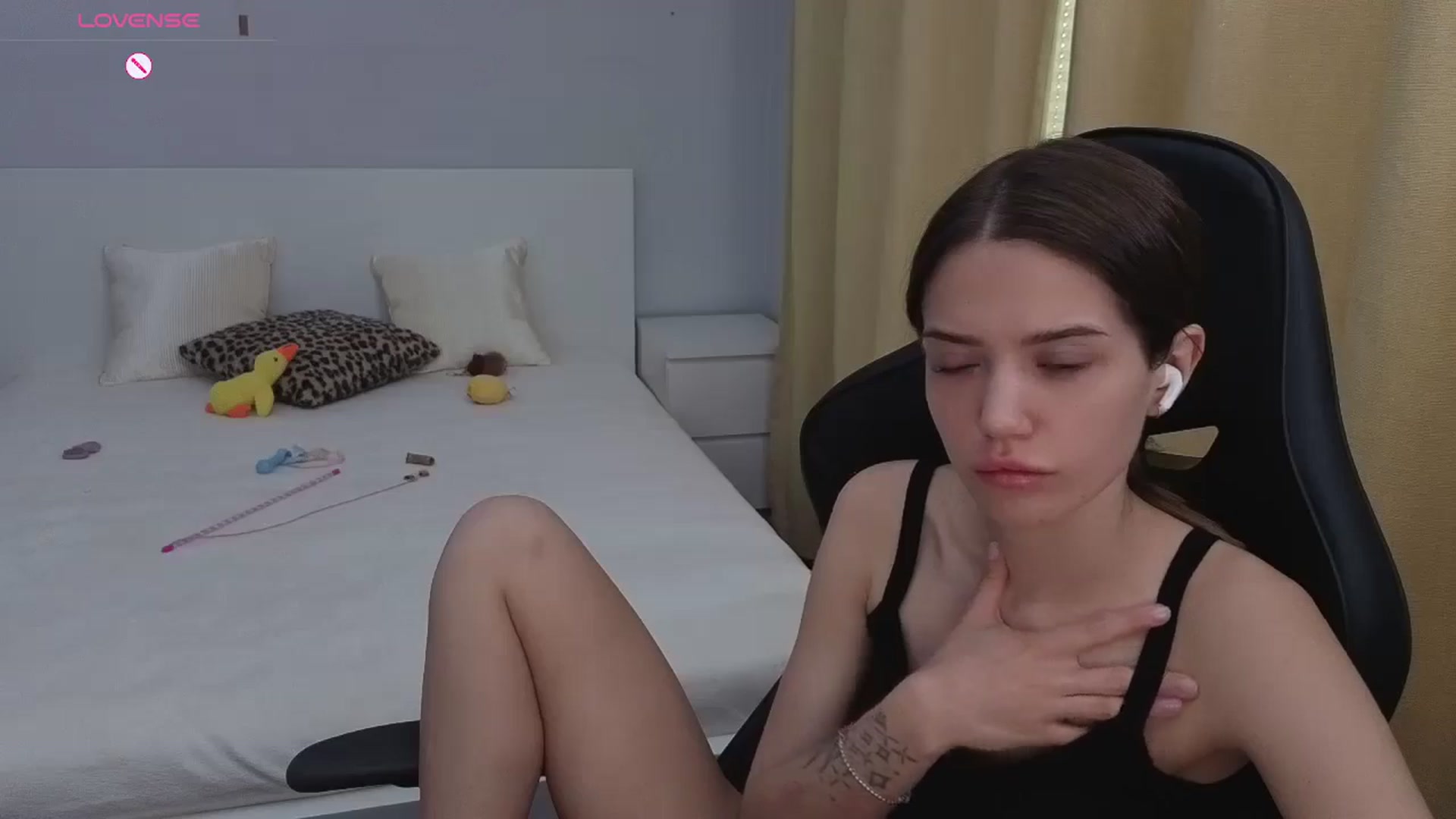 Gallery image thumbnail from JessicaB's myfreecams stream on, 04/29/2026, 15:36 image 8 of 20