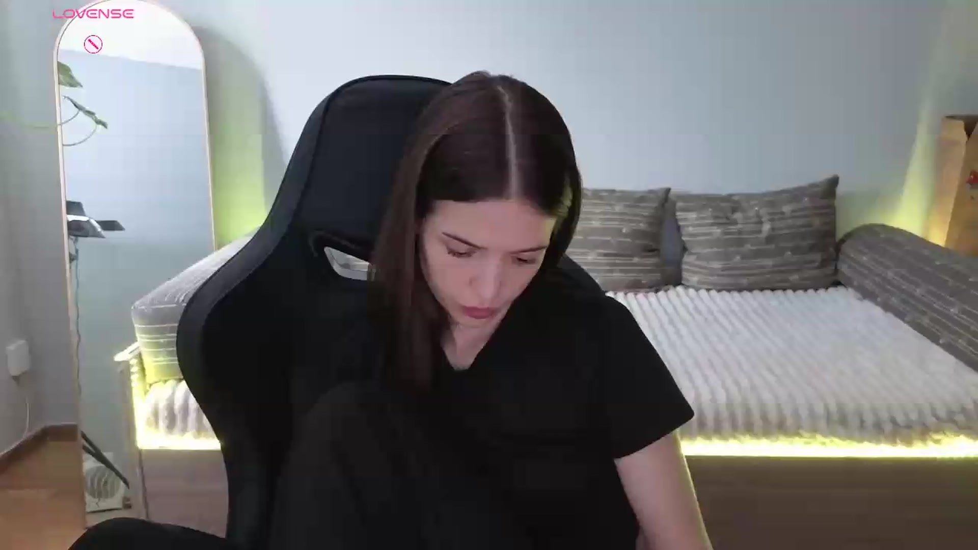 Gallery image thumbnail from JessicaB's myfreecams stream on, 06/03/2026, 13:27 image 17 of 20