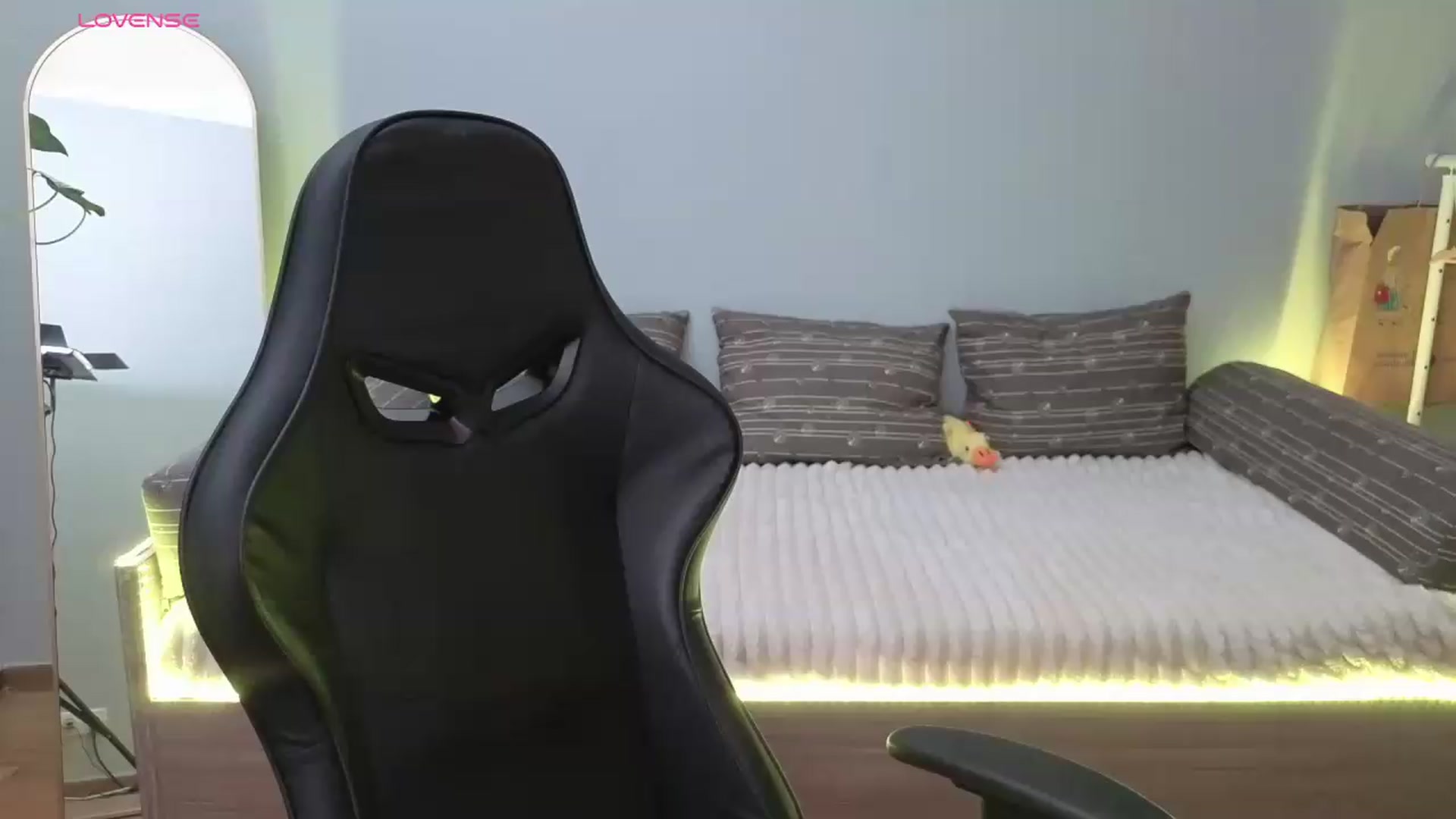 Gallery image thumbnail from JessicaB's myfreecams stream on, 06/04/2026, 18:42 image 17 of 20