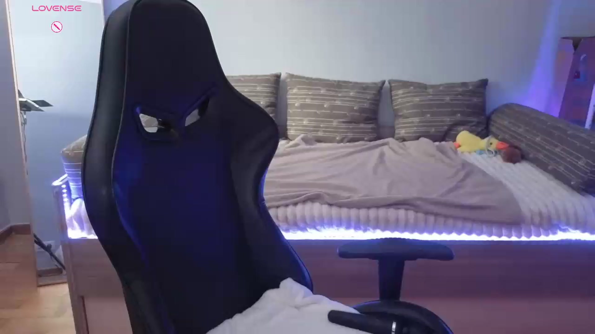Gallery image thumbnail from JessicaB's myfreecams stream on, 06/12/2026, 11:49 image 1 of 20