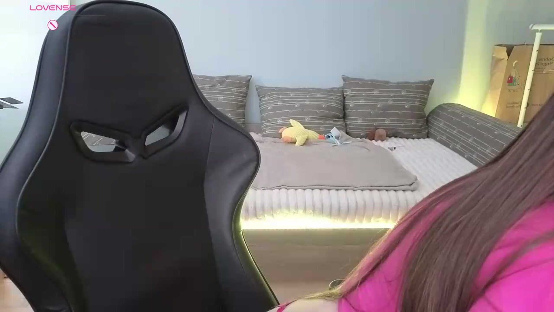 Gallery image thumbnail from JessicaB's myfreecams stream on, 06/19/2026, 13:38 image 13 of 20