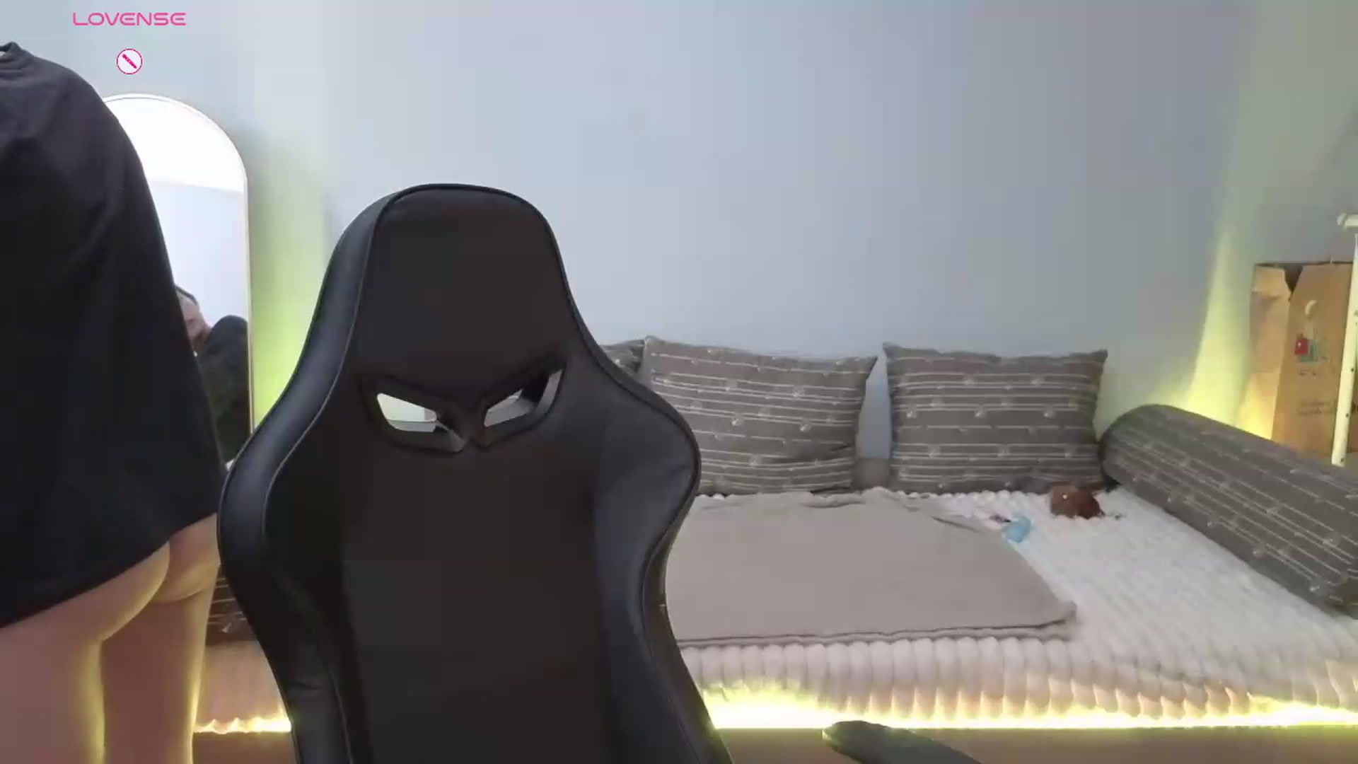 Gallery image thumbnail from JessicaB's myfreecams stream on, 06/22/2026, 15:55 image 17 of 20