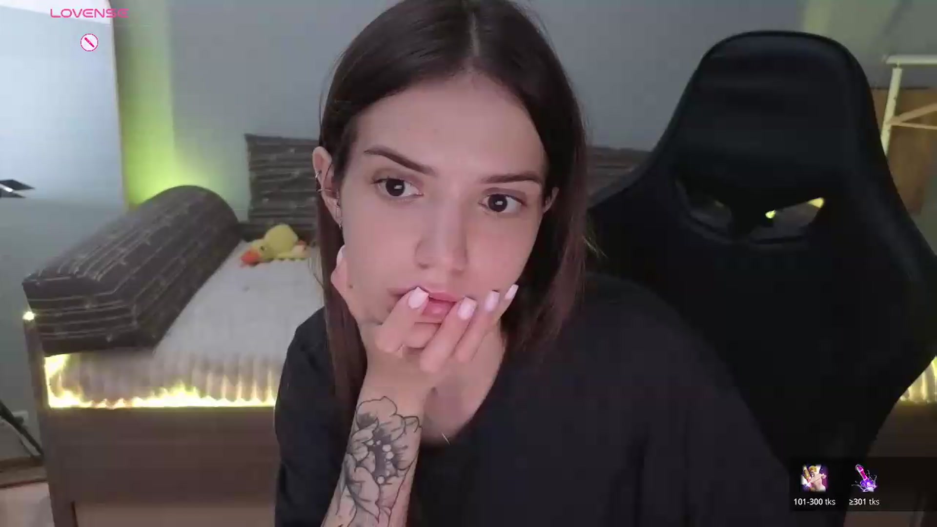 Gallery image thumbnail from JessicaB's myfreecams stream on, 06/22/2026, 20:03 image 6 of 20