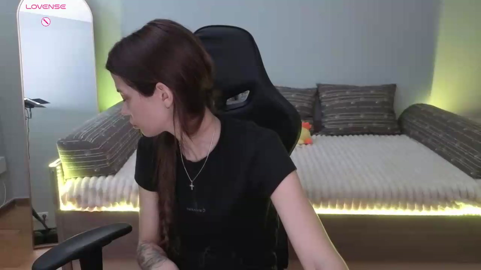 Gallery image thumbnail from JessicaB's myfreecams stream on, 06/23/2026, 18:40 image 17 of 20