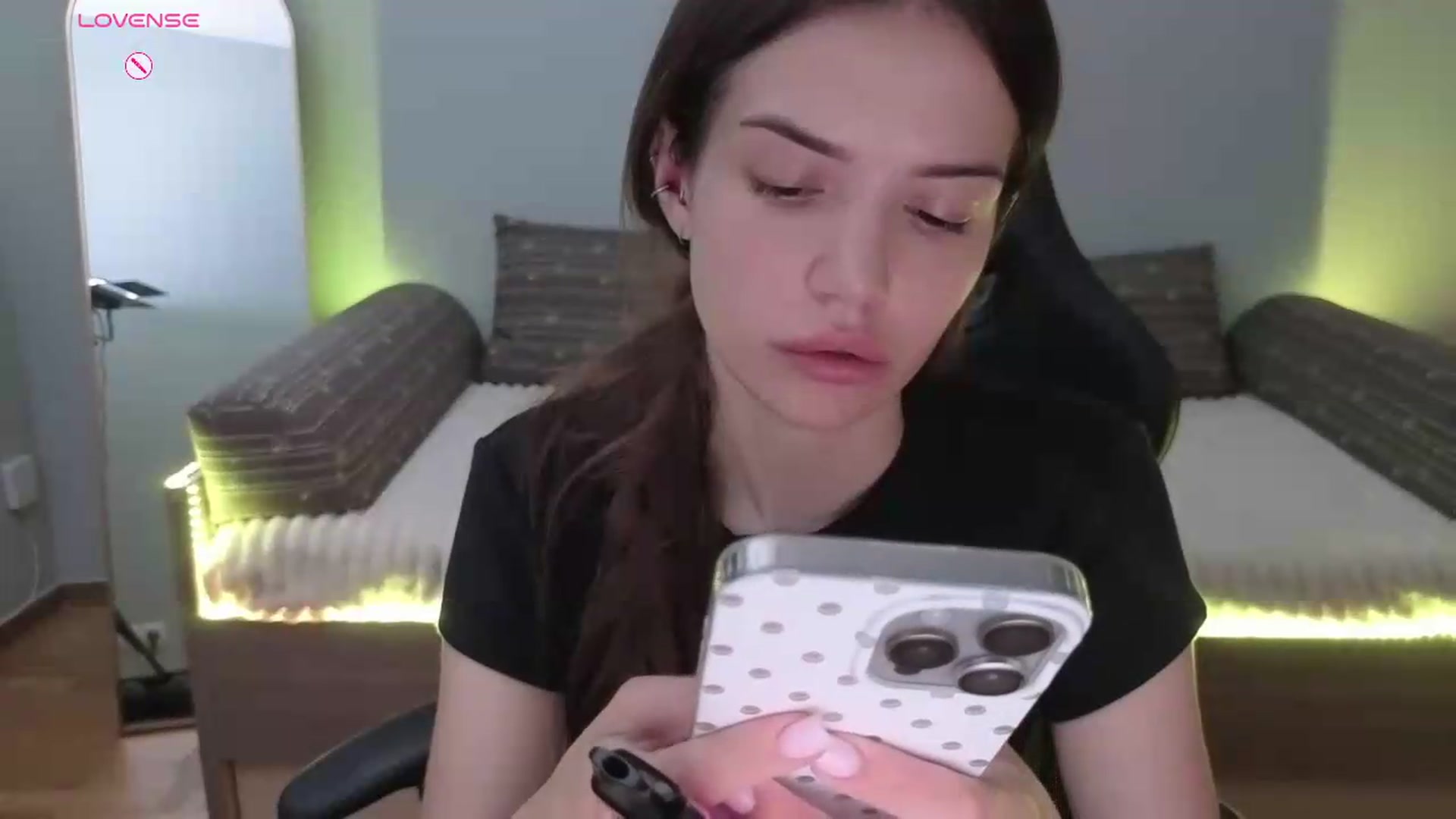 Gallery image thumbnail from JessicaB's myfreecams stream on, 06/23/2026, 20:02 image 18 of 20