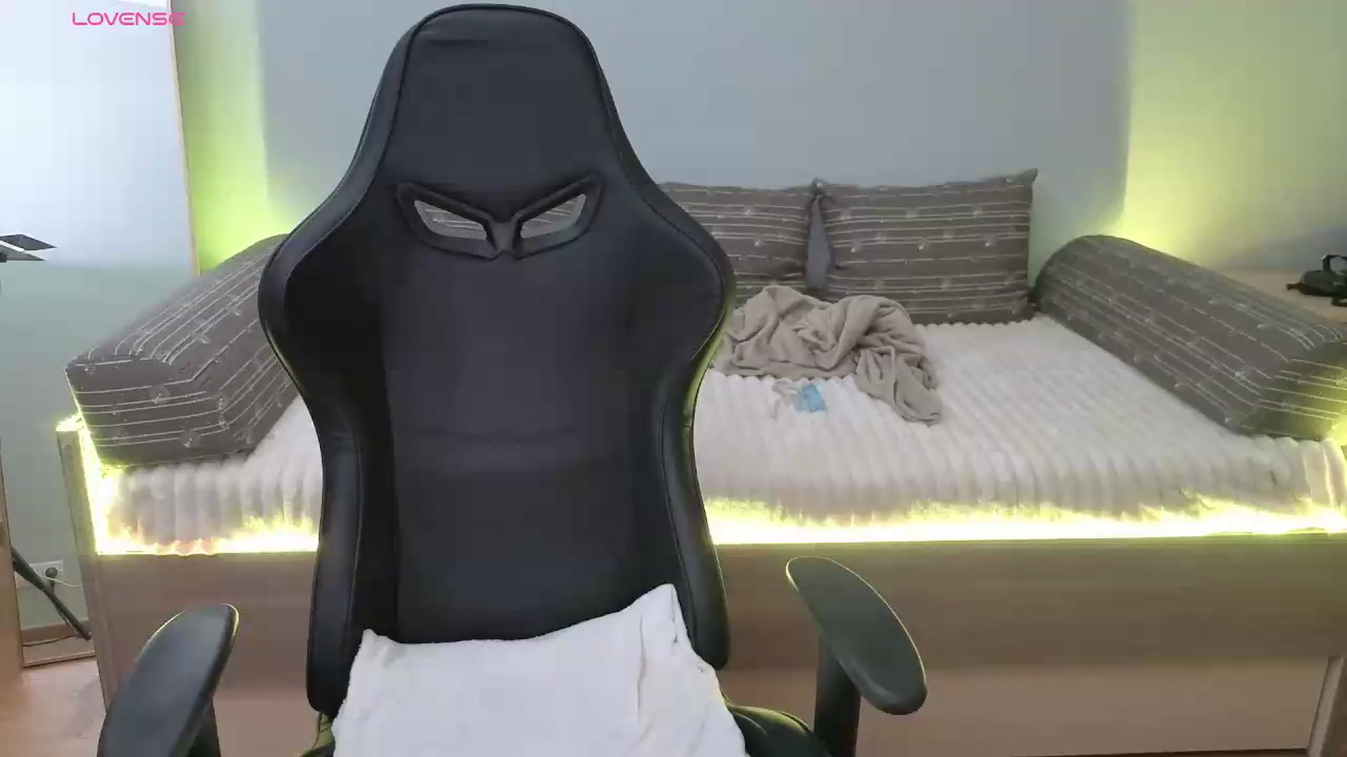 Gallery image thumbnail from JessicaB's myfreecams stream on, 06/24/2026, 20:00 image 10 of 20
