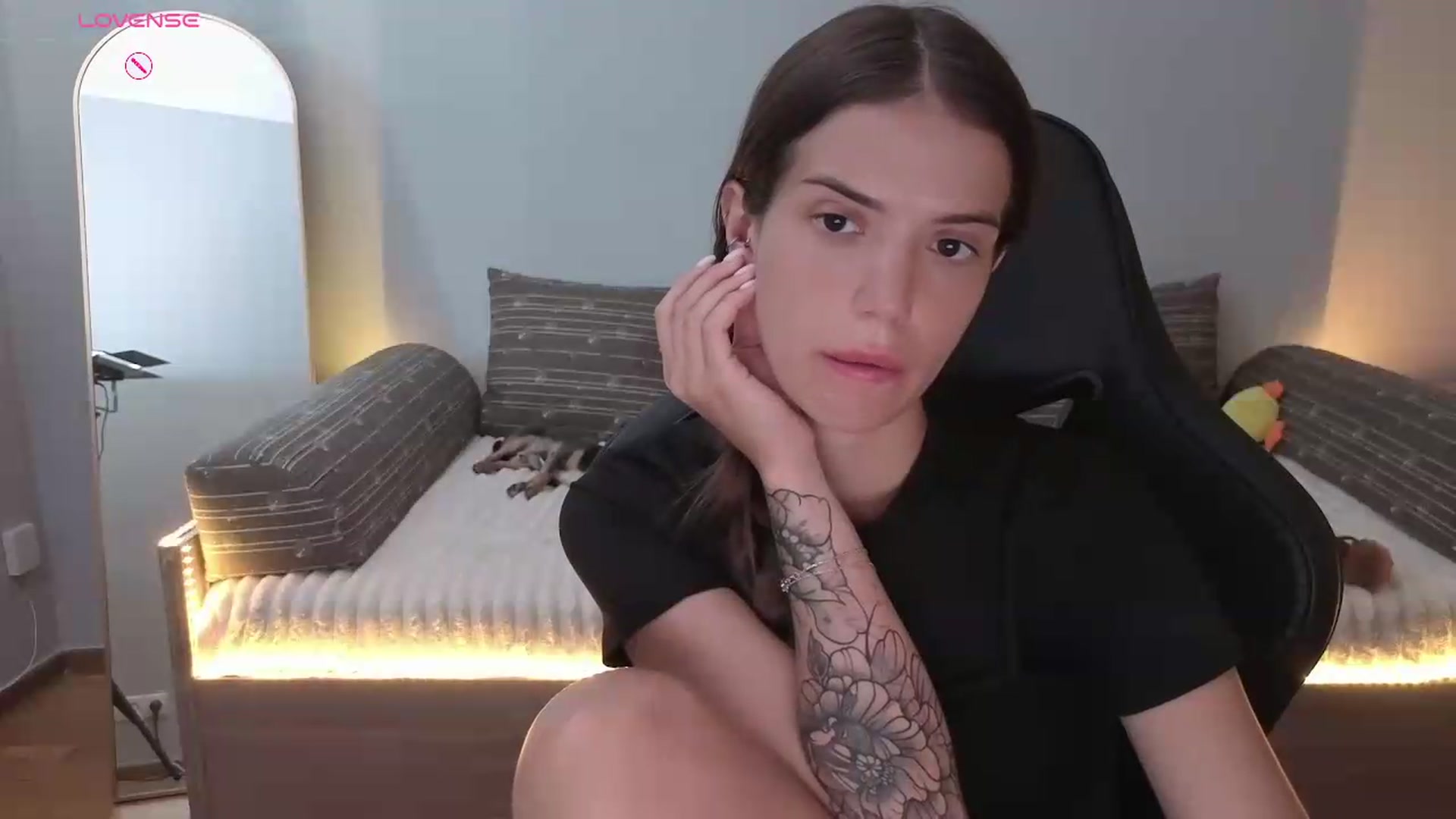 Gallery image thumbnail from JessicaB's myfreecams stream on, 07/06/2026, 13:00 image 10 of 20