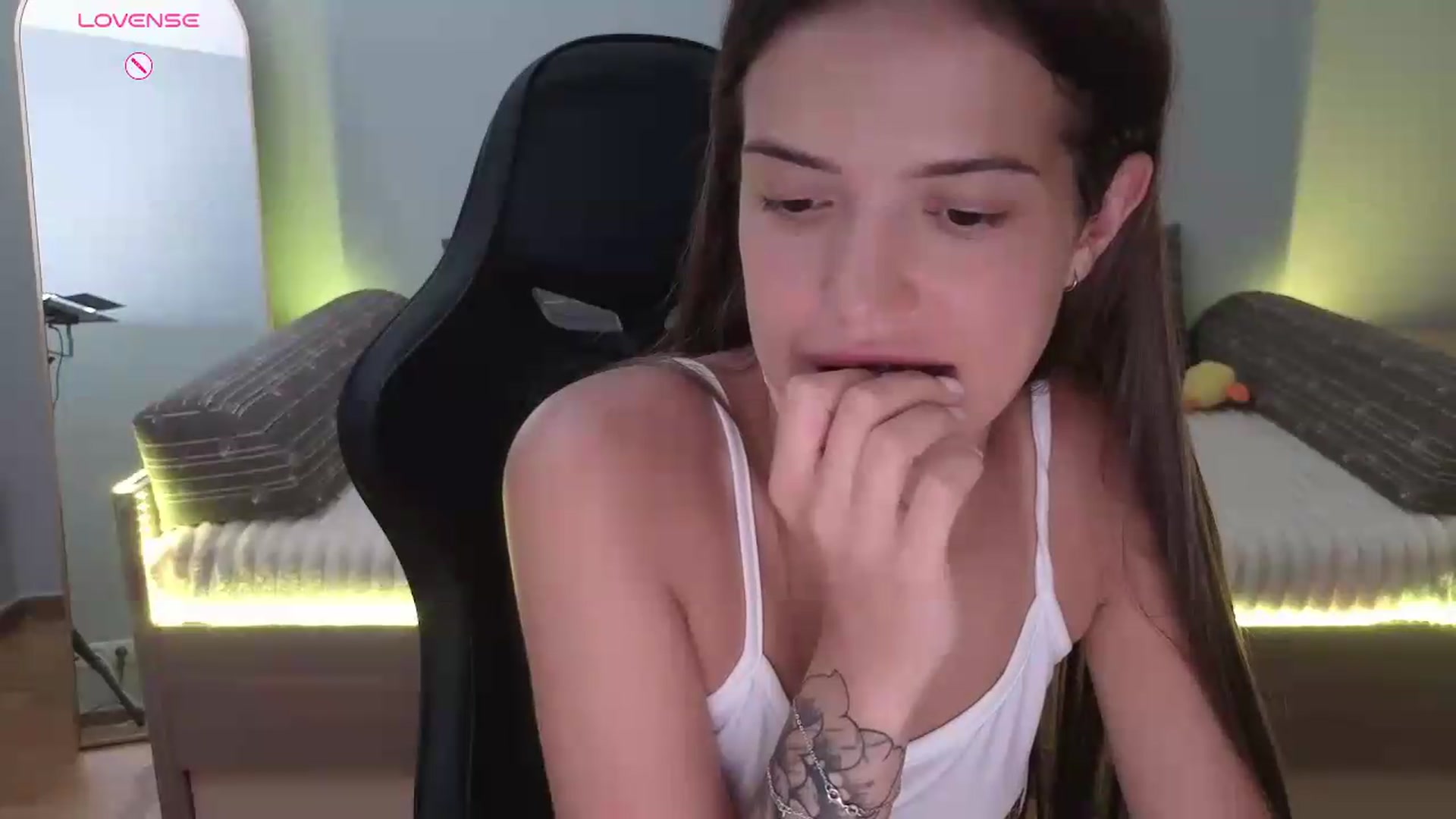 Gallery image thumbnail from JessicaB's myfreecams stream on, 07/07/2026, 17:36 image 17 of 20