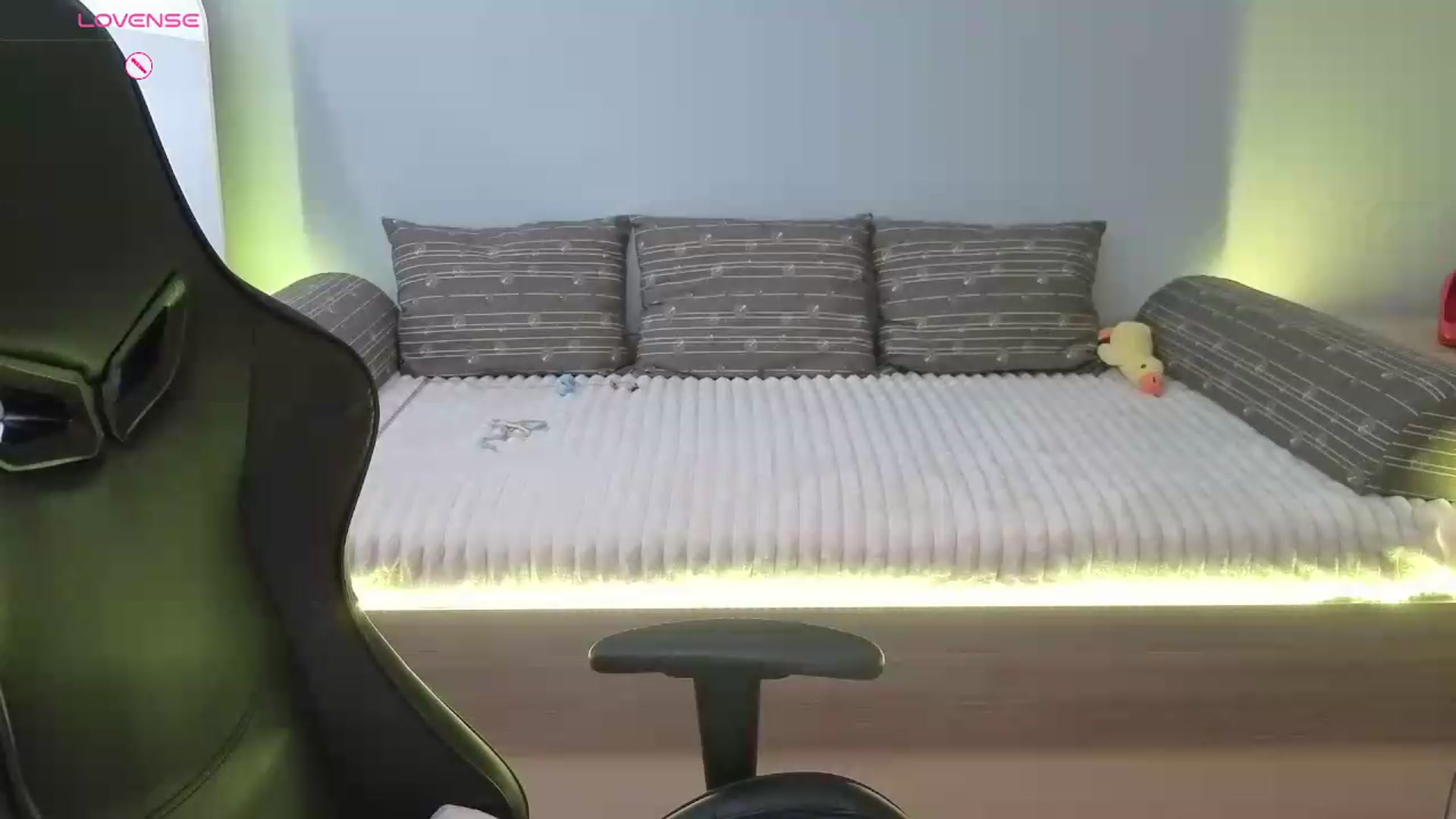 Gallery image thumbnail from JessicaB's myfreecams stream on, 07/10/2026, 10:15 image 11 of 20