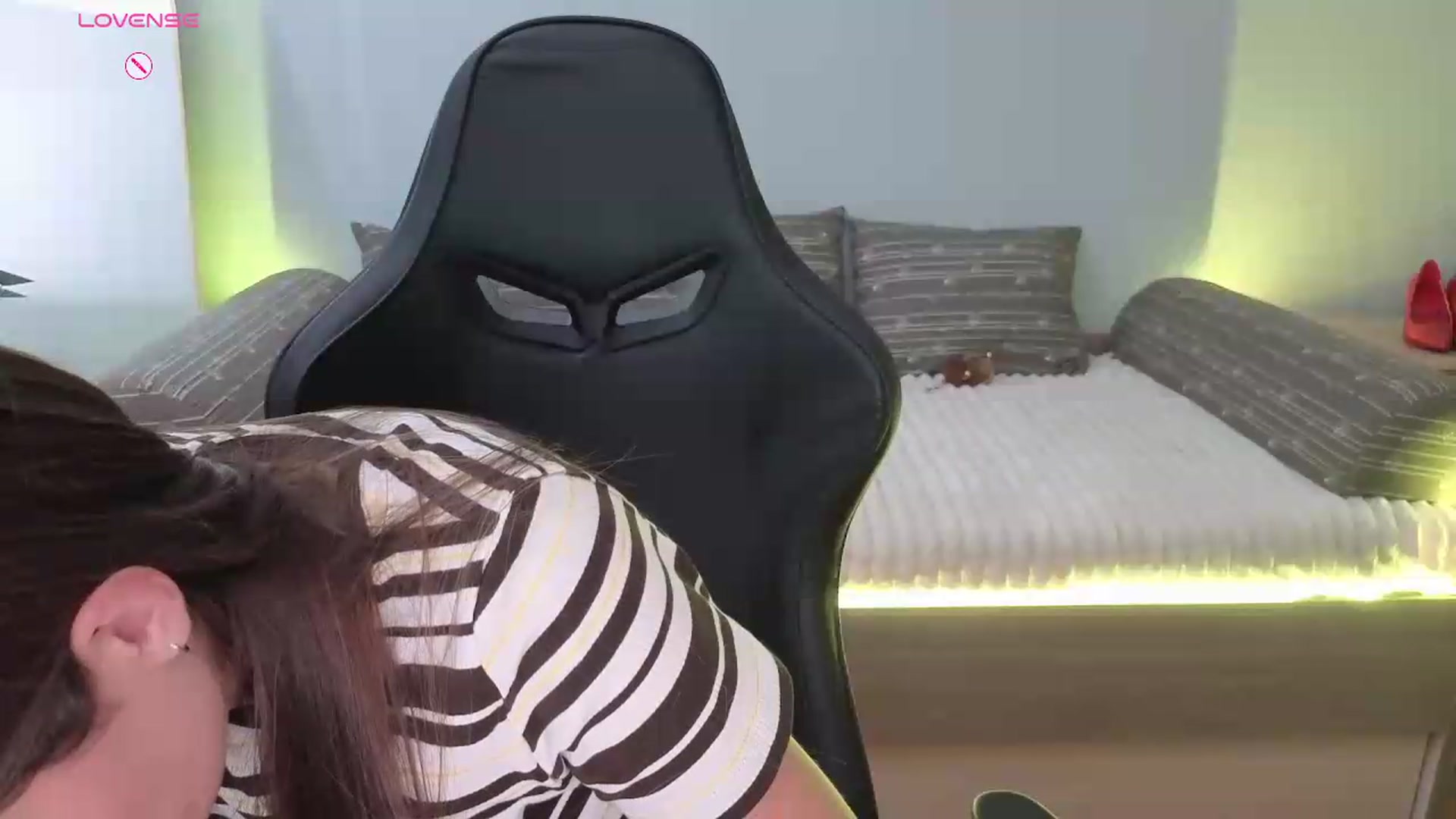 Gallery image thumbnail from JessicaB's myfreecams stream on, 07/10/2026, 15:47 image 13 of 20