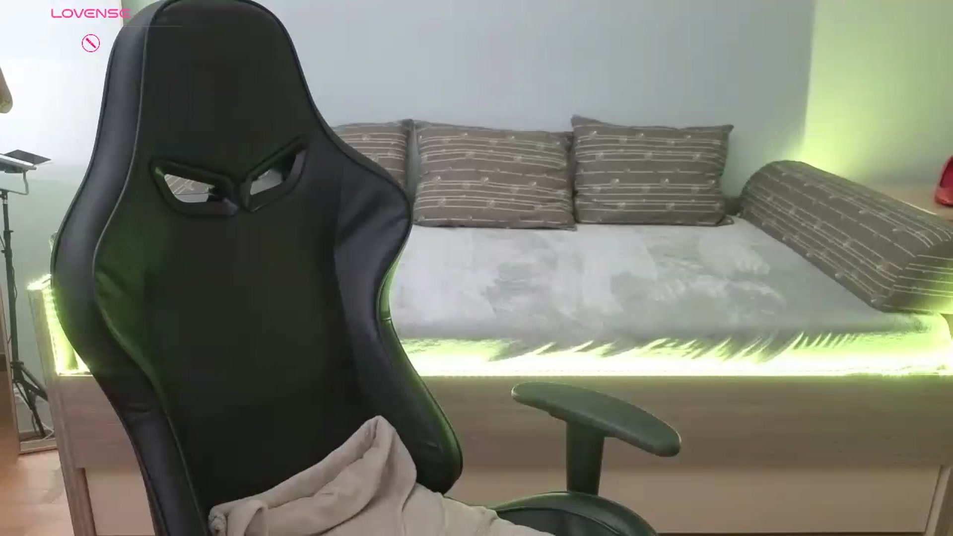Gallery image thumbnail from JessicaB's myfreecams stream on, 07/16/2026, 13:59 image 9 of 20