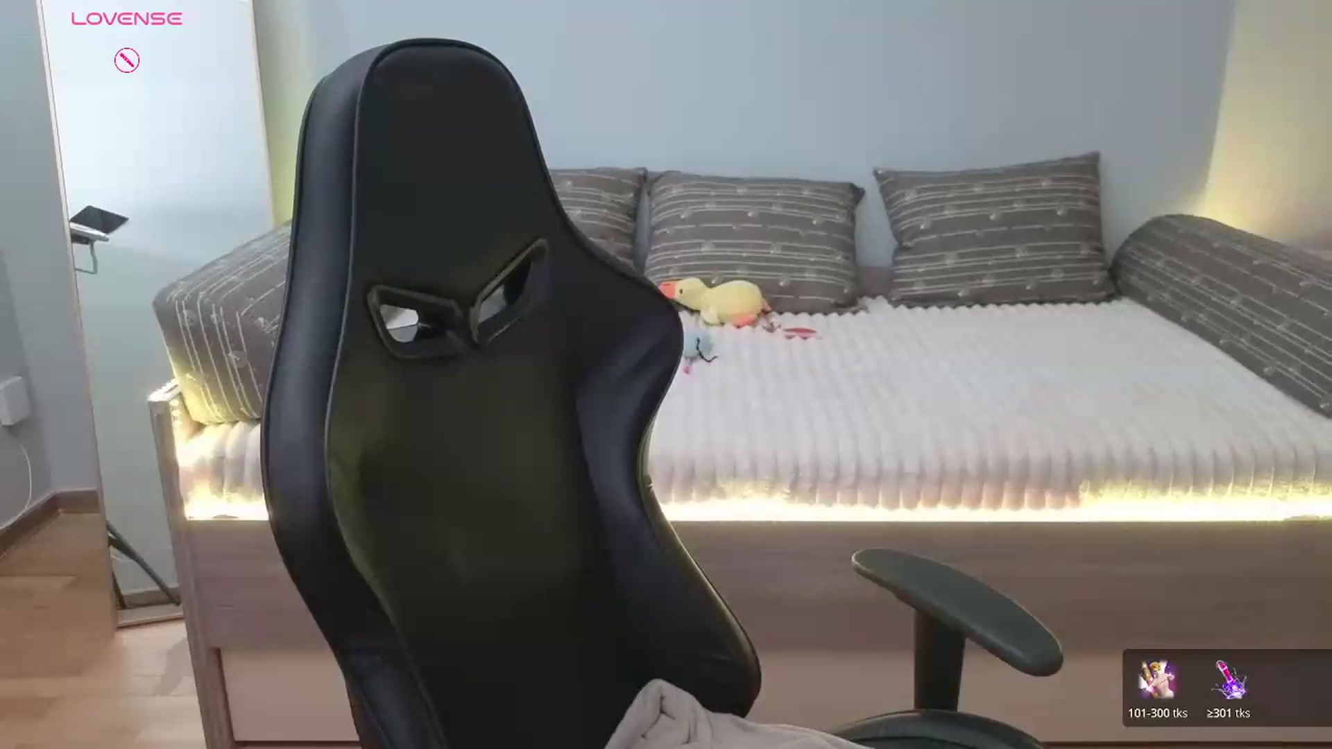 Gallery image thumbnail from JessicaB's myfreecams stream on, 07/27/2026, 17:55 image 2 of 20