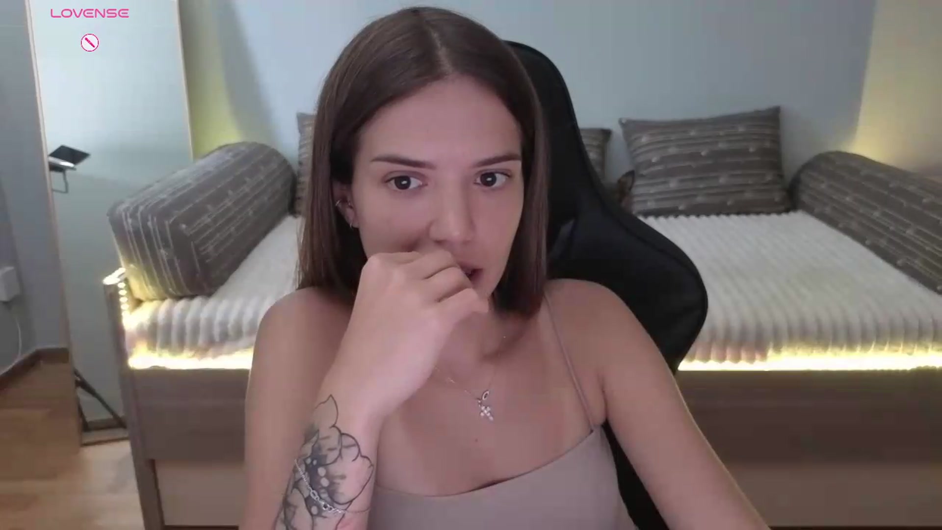 Gallery image thumbnail from JessicaB's myfreecams stream on, 07/27/2026, 17:55 image 16 of 20