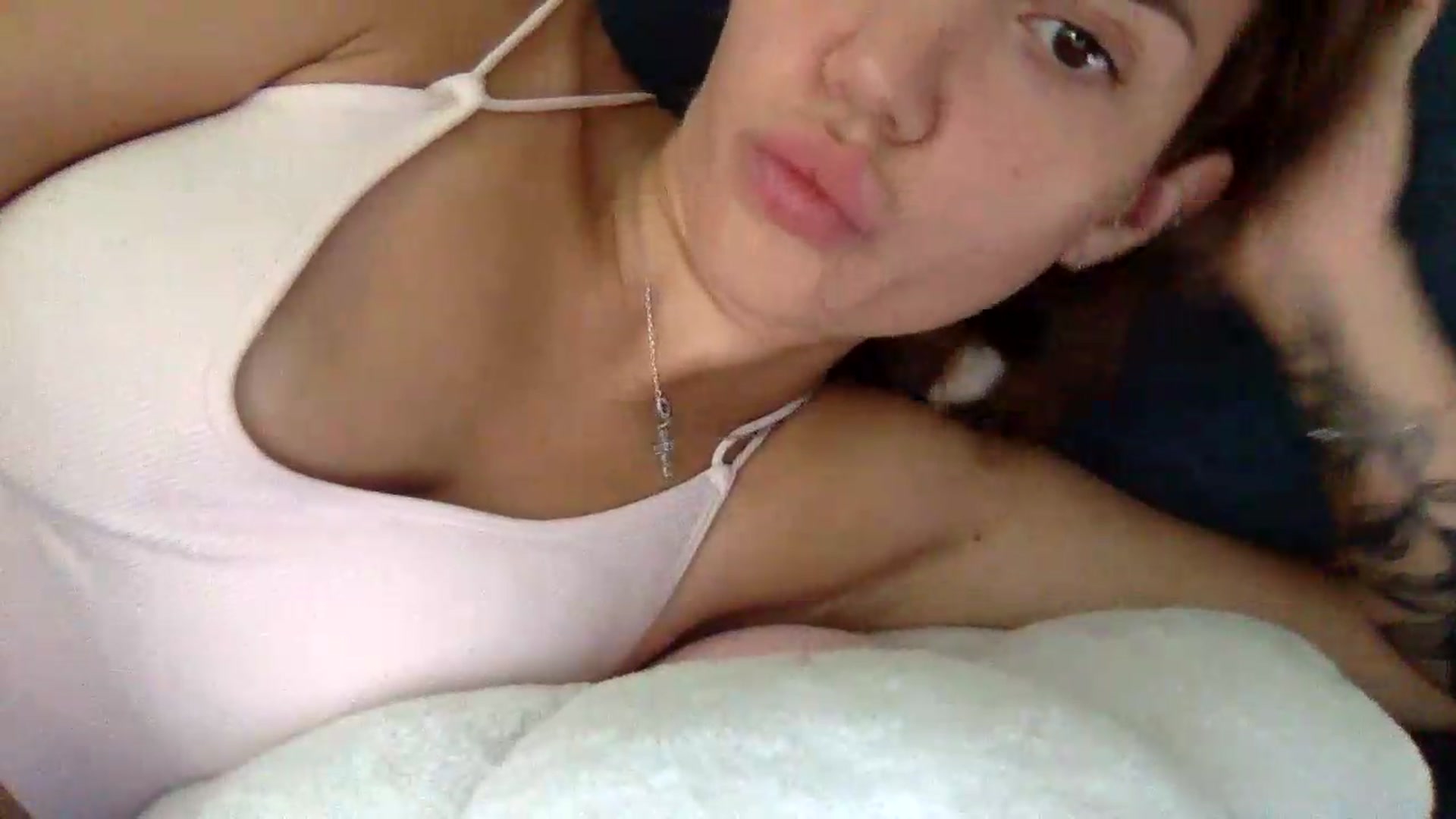 Gallery image thumbnail from JessicaB's myfreecams stream on, 08/05/2026, 16:40 image 12 of 20