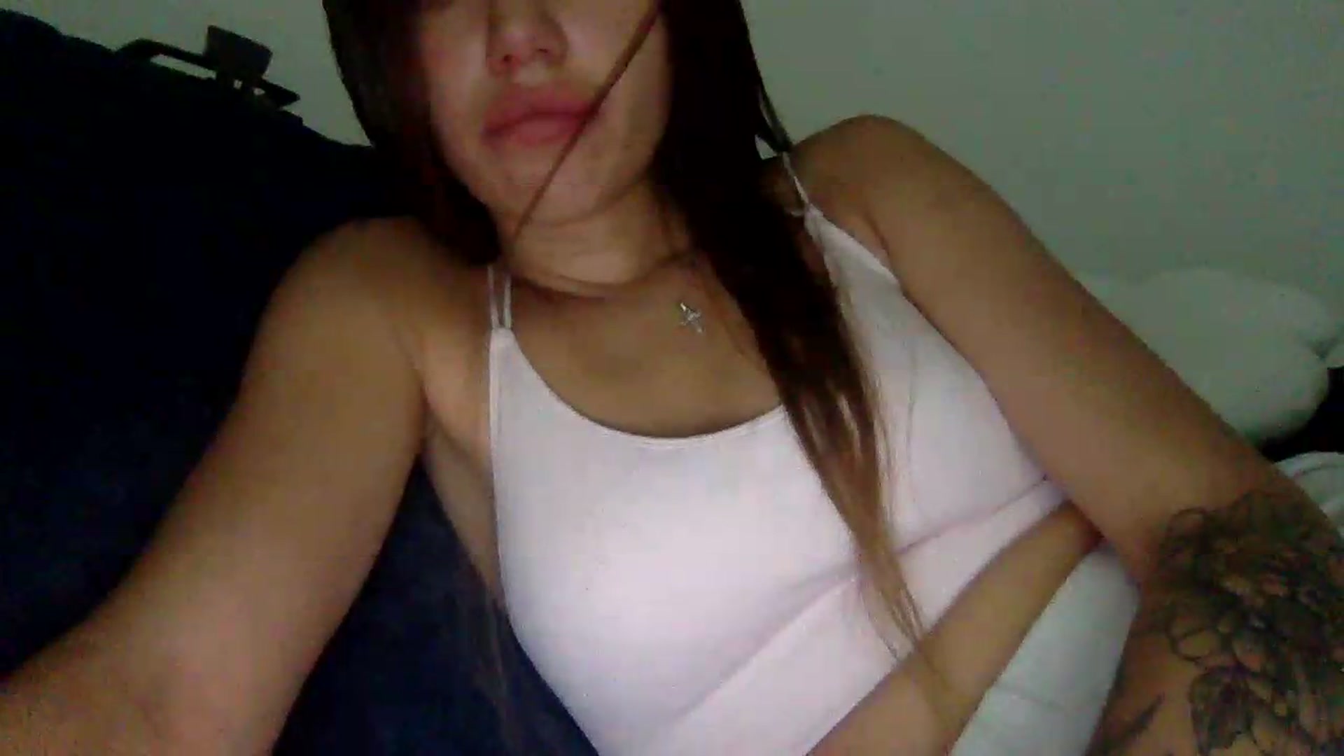 Gallery image thumbnail from JessicaB's myfreecams stream on, 08/10/2026, 17:34 image 11 of 20