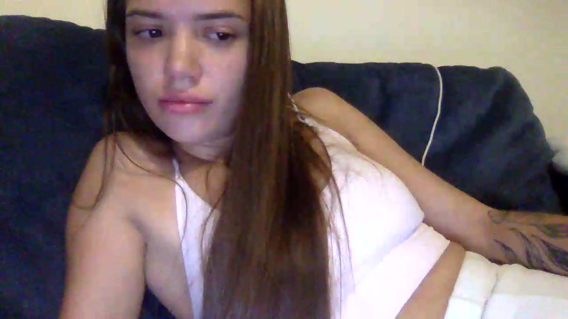 Gallery image thumbnail from JessicaB's myfreecams stream on, 08/10/2026, 19:37 image 17 of 20