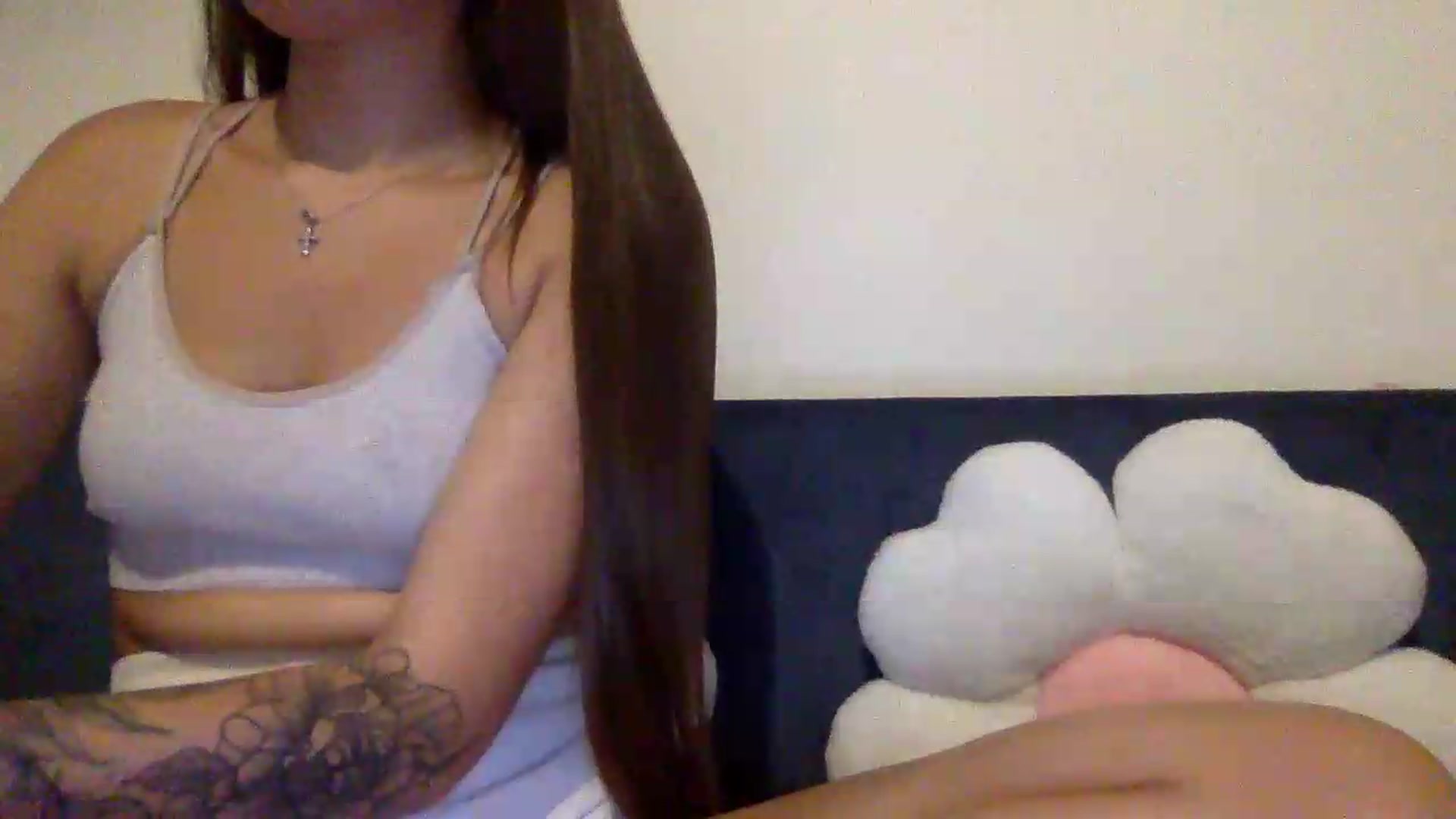 Gallery image thumbnail from JessicaB's myfreecams stream on, 08/12/2026, 19:32 image 16 of 20