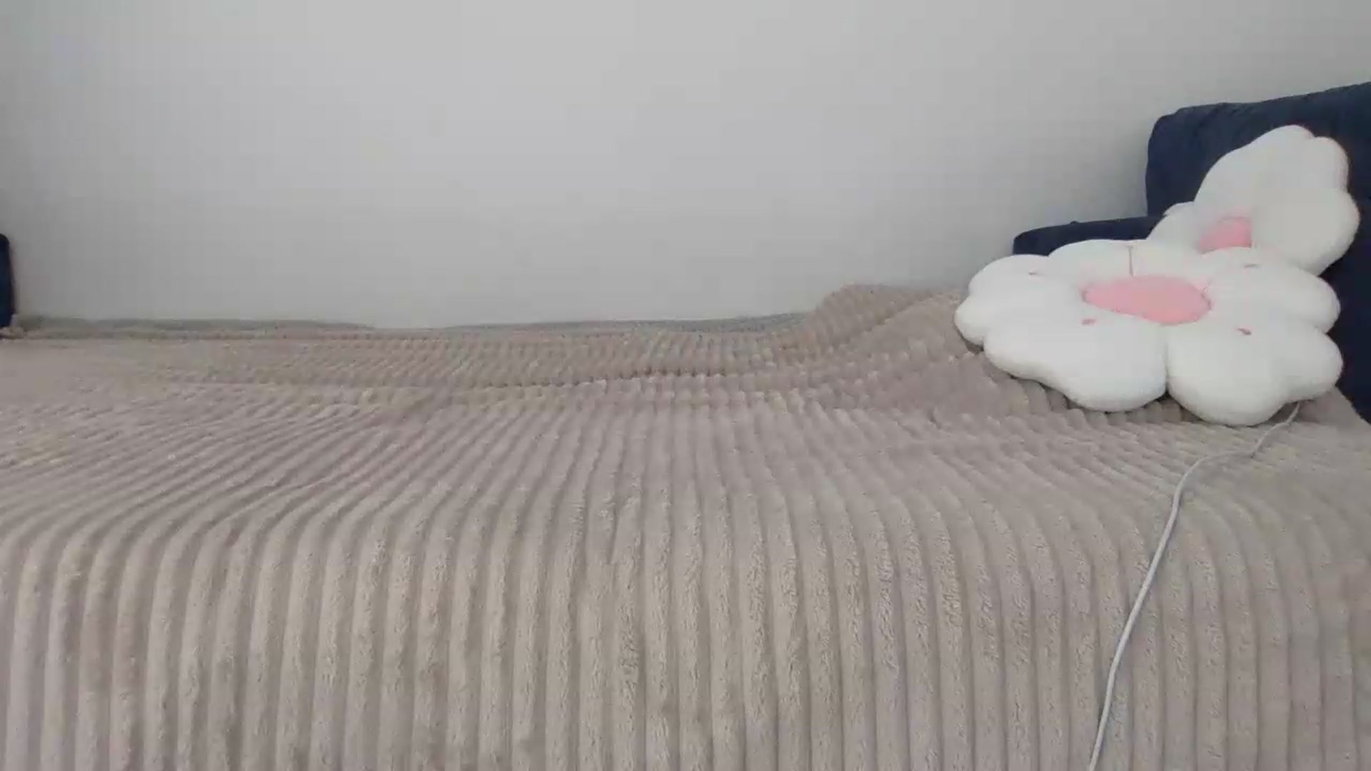 Gallery image thumbnail from JessicaB's myfreecams stream on, 08/18/2026, 14:53 image 16 of 20