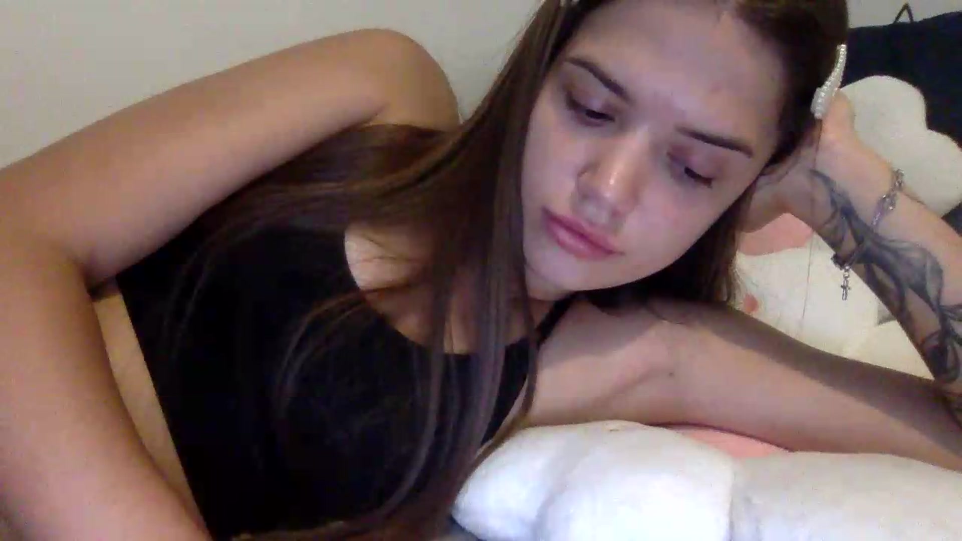 Gallery image thumbnail from JessicaB's myfreecams stream on, 08/18/2026, 17:27 image 17 of 20